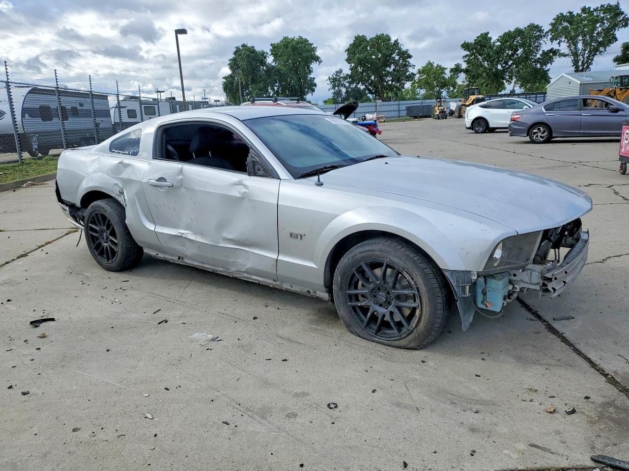 2008 Ford Mustang Gt Silver vin: 1ZVHT82H885118160