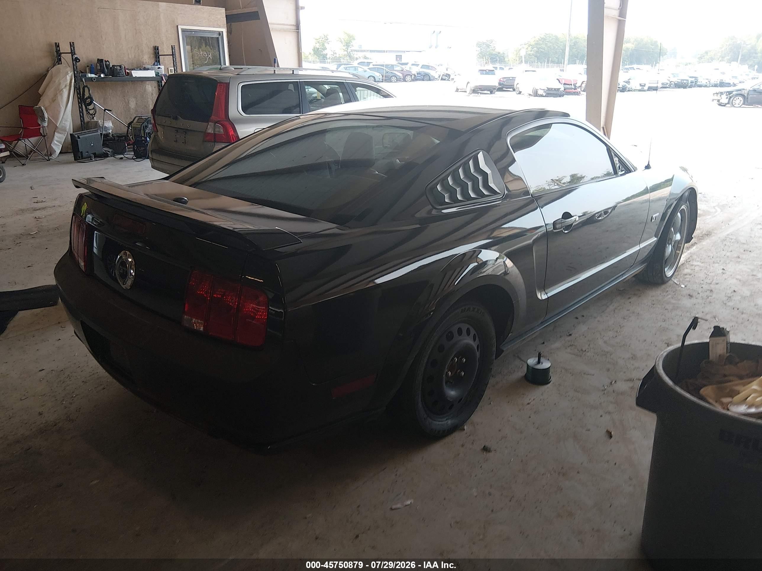 2008 Ford Mustang   Black vin: 1ZVHT82H885120460