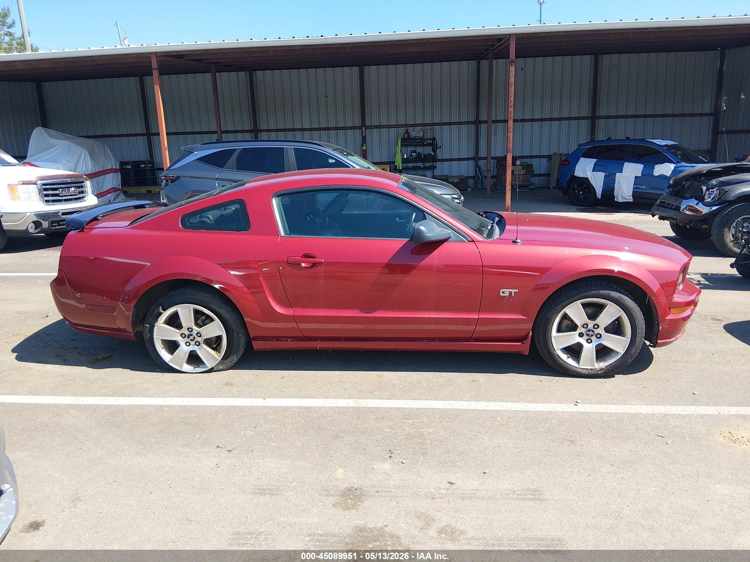 2006 Ford Mustang Gt Red vin: 1ZVHT82H965127947