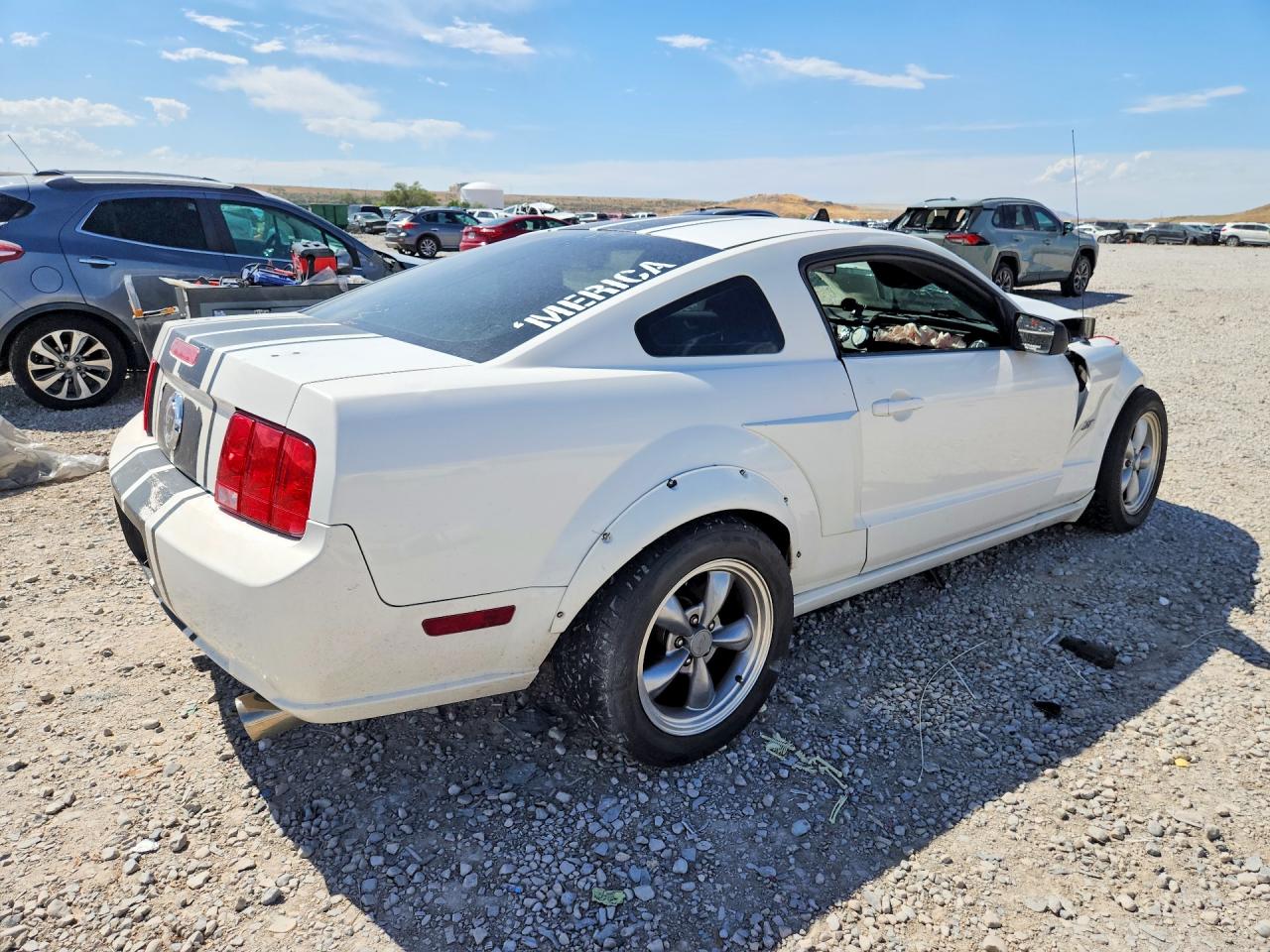 2008 Ford Mustang Gt White vin: 1ZVHT82H985198519