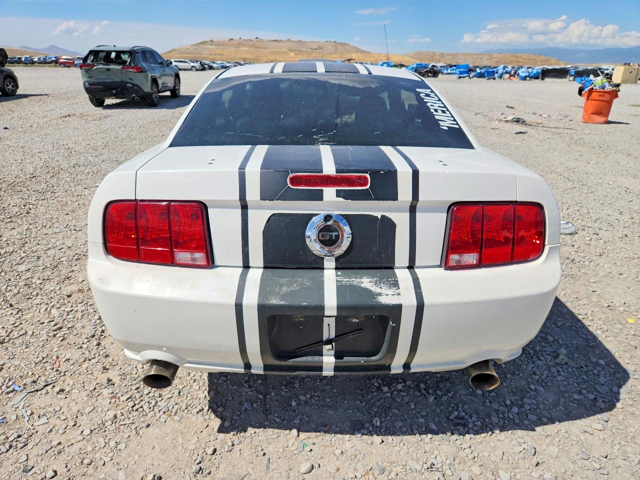 2008 Ford Mustang Gt White vin: 1ZVHT82H985198519