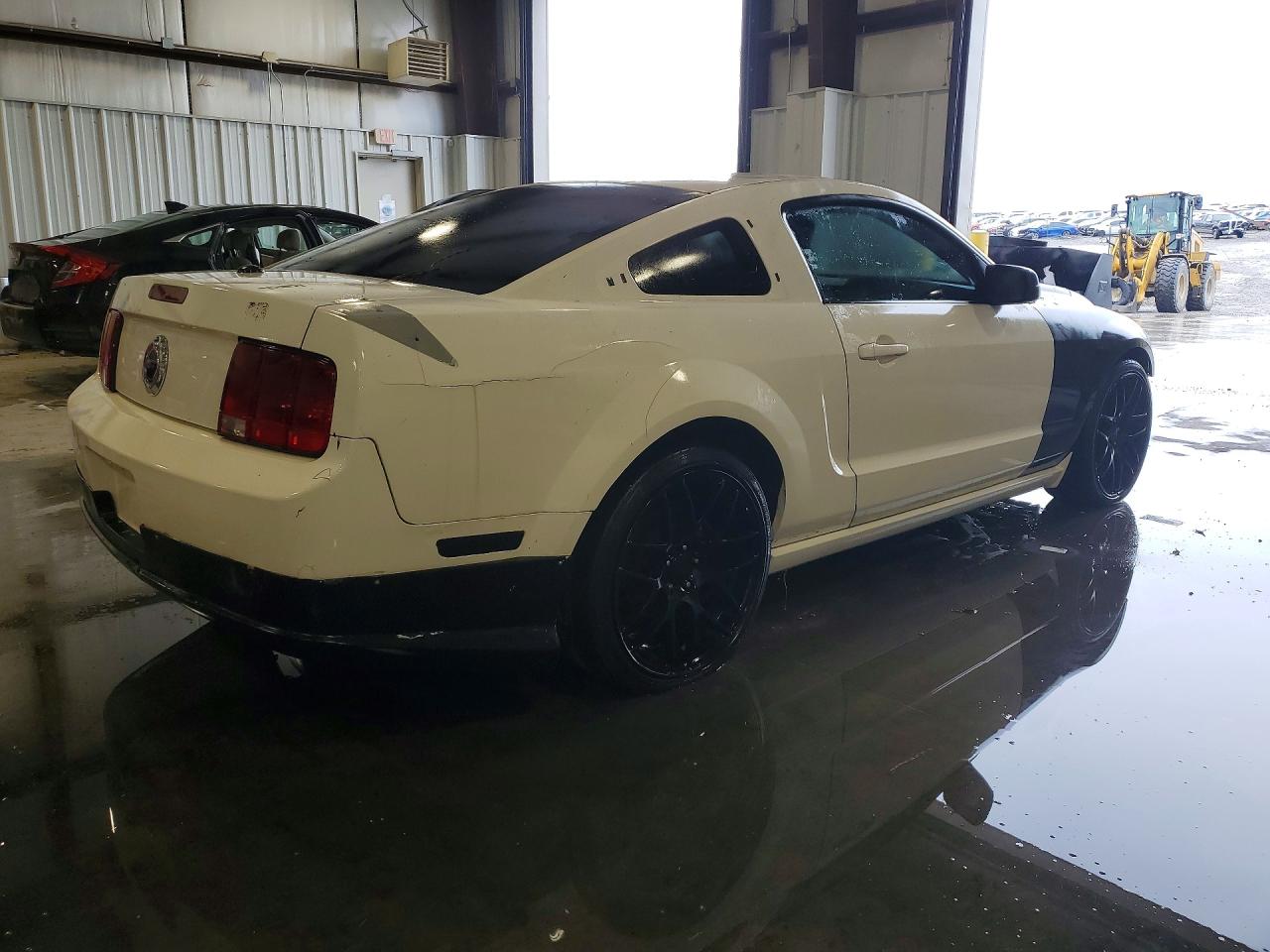 2008 Ford Mustang Gt White vin: 1ZVHT82HX85184256