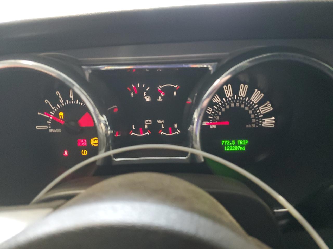 2008 Ford Mustang Gt White vin: 1ZVHT82HX85184256 Damage: Warning Light - Abs, On, Unacceptable