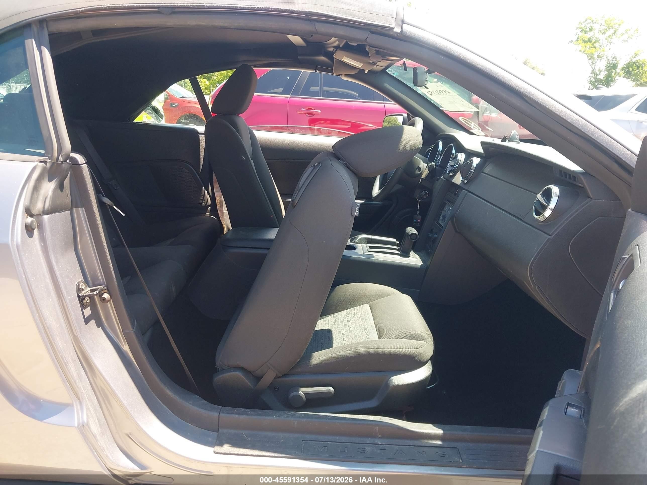 2006 Ford Mustang V6 Gray vin: 1ZVHT84N165219928