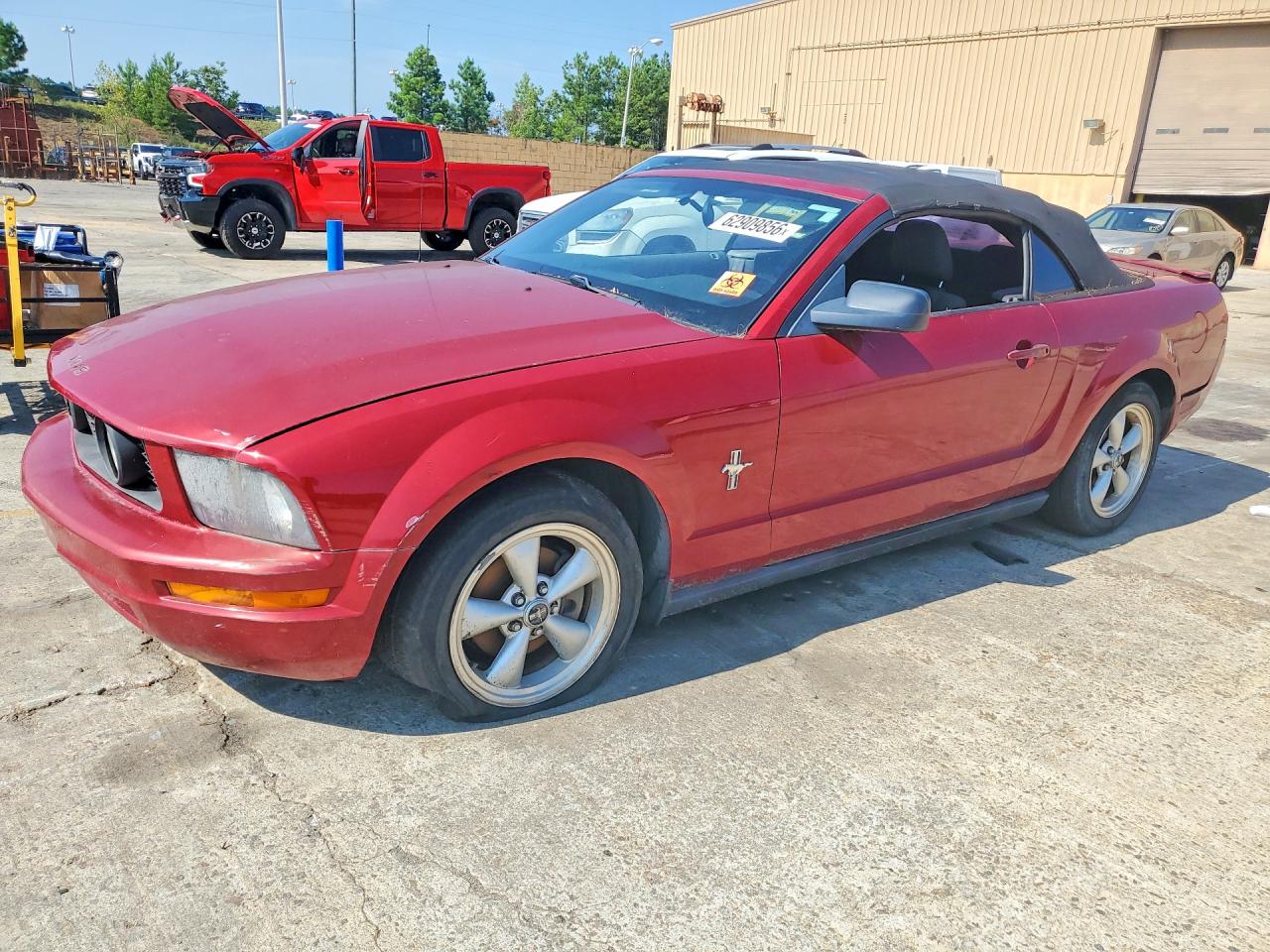 2008 Ford Mustang Red vin: 1ZVHT84N185118729