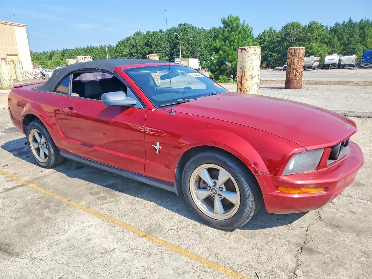 2008 Ford Mustang Red vin: 1ZVHT84N185118729