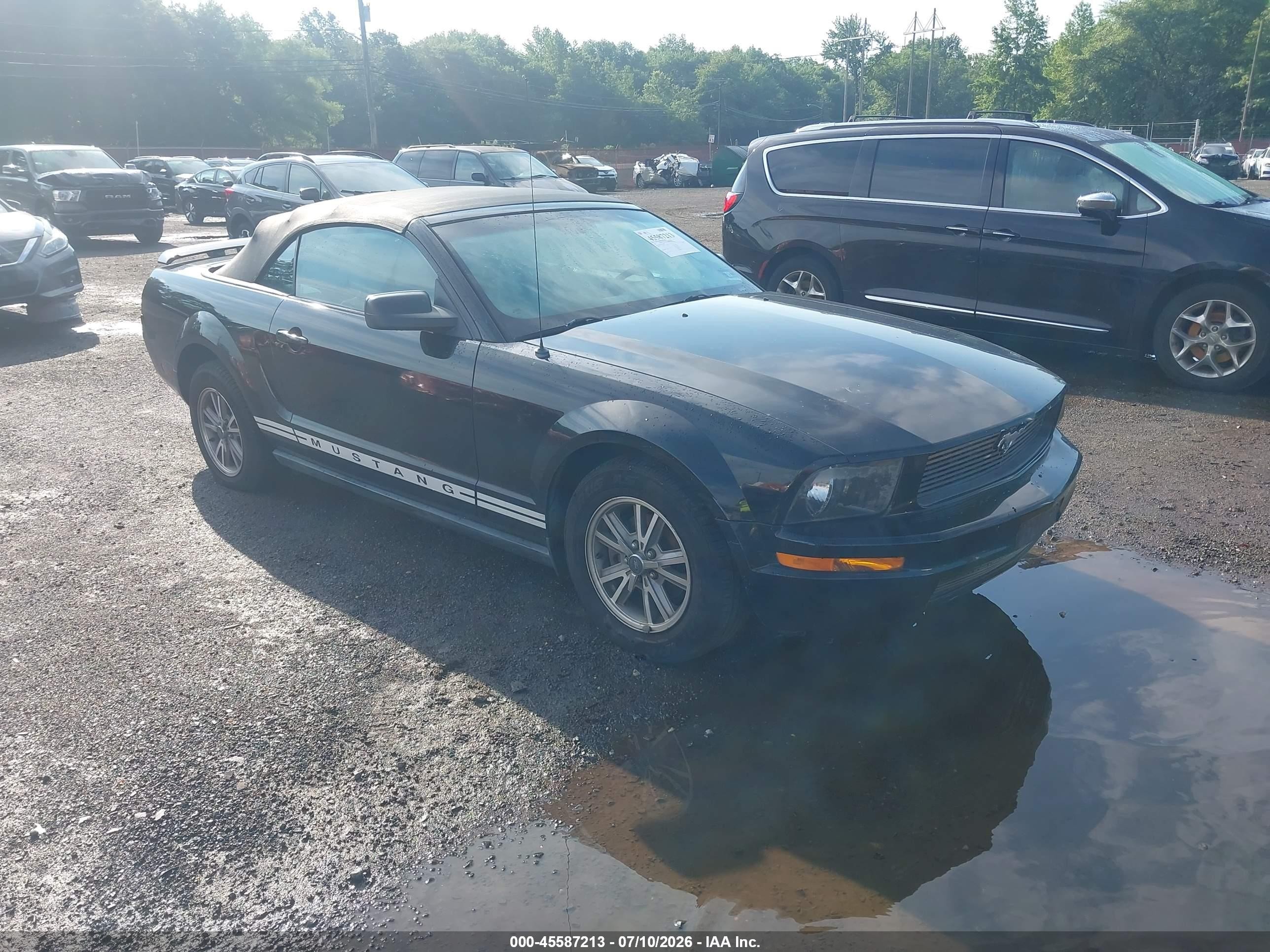 2005 Ford Mustang   Черный vin: 1ZVHT84N355192598