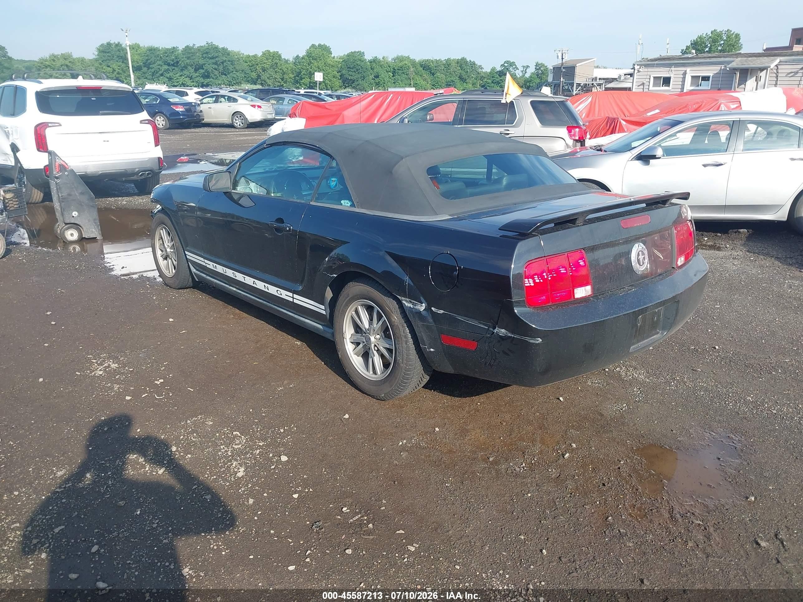 2005 Ford Mustang   Черный vin: 1ZVHT84N355192598