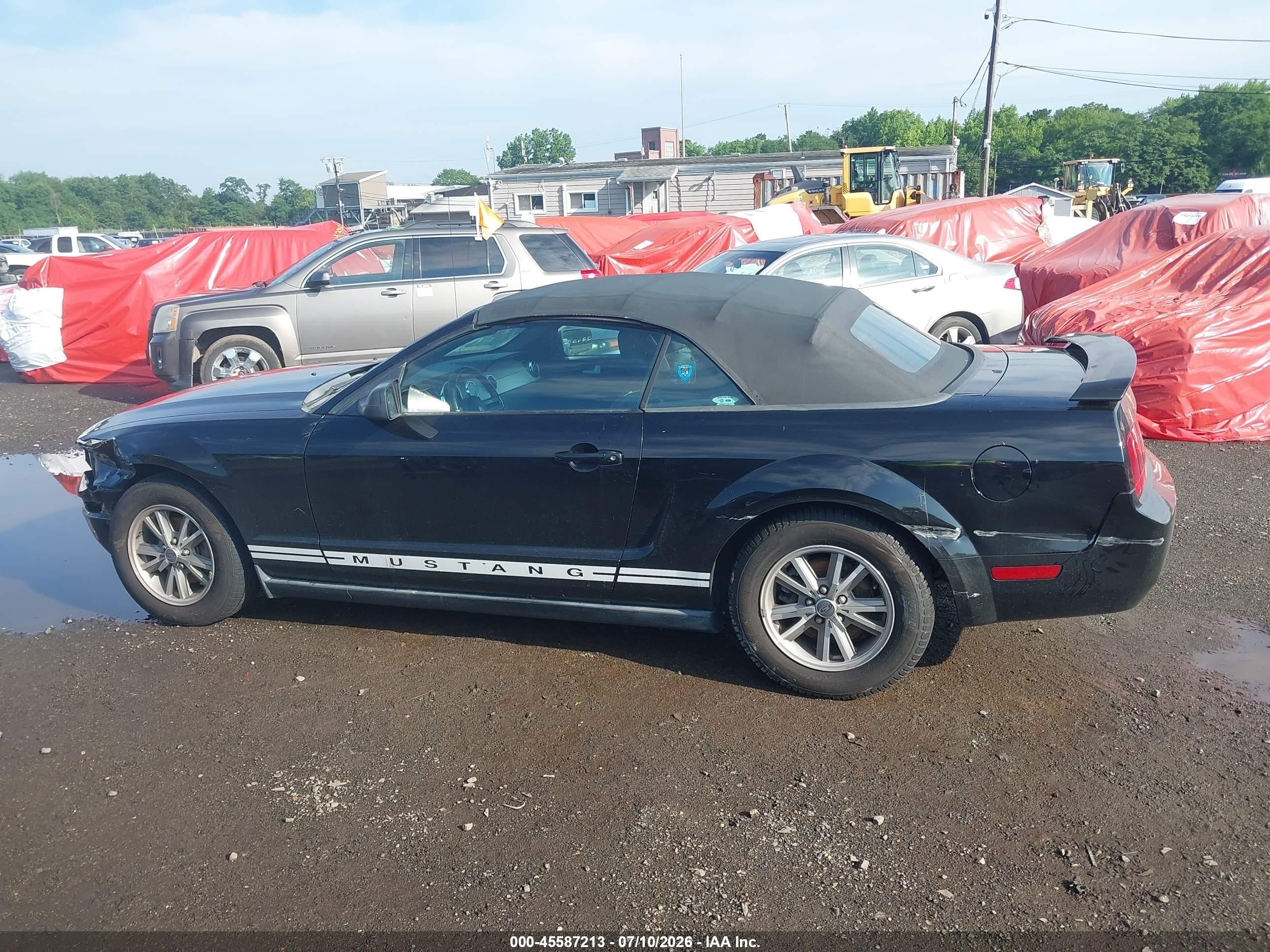 2005 Ford Mustang   Черный vin: 1ZVHT84N355192598