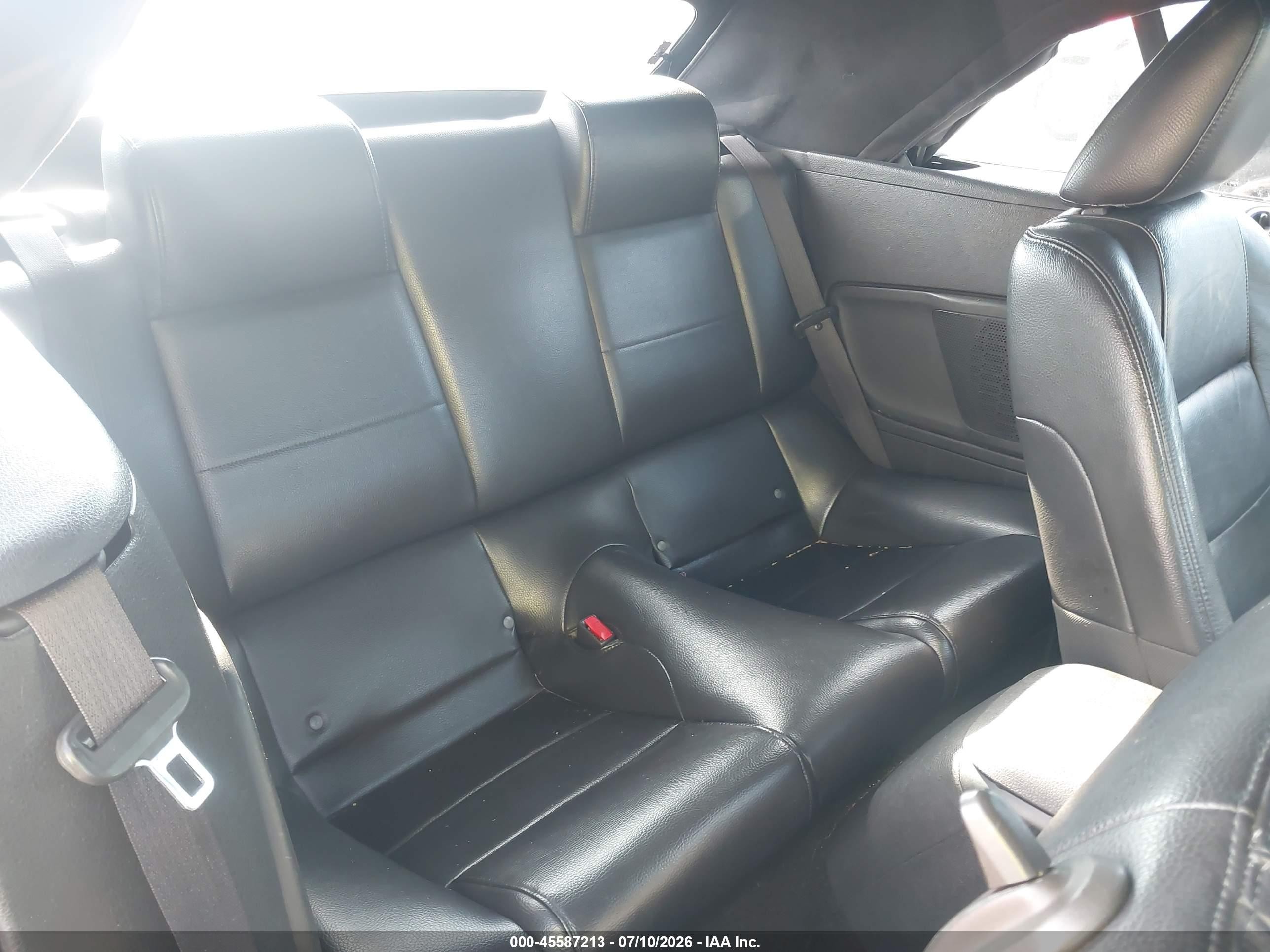 2005 Ford Mustang   Черный vin: 1ZVHT84N355192598