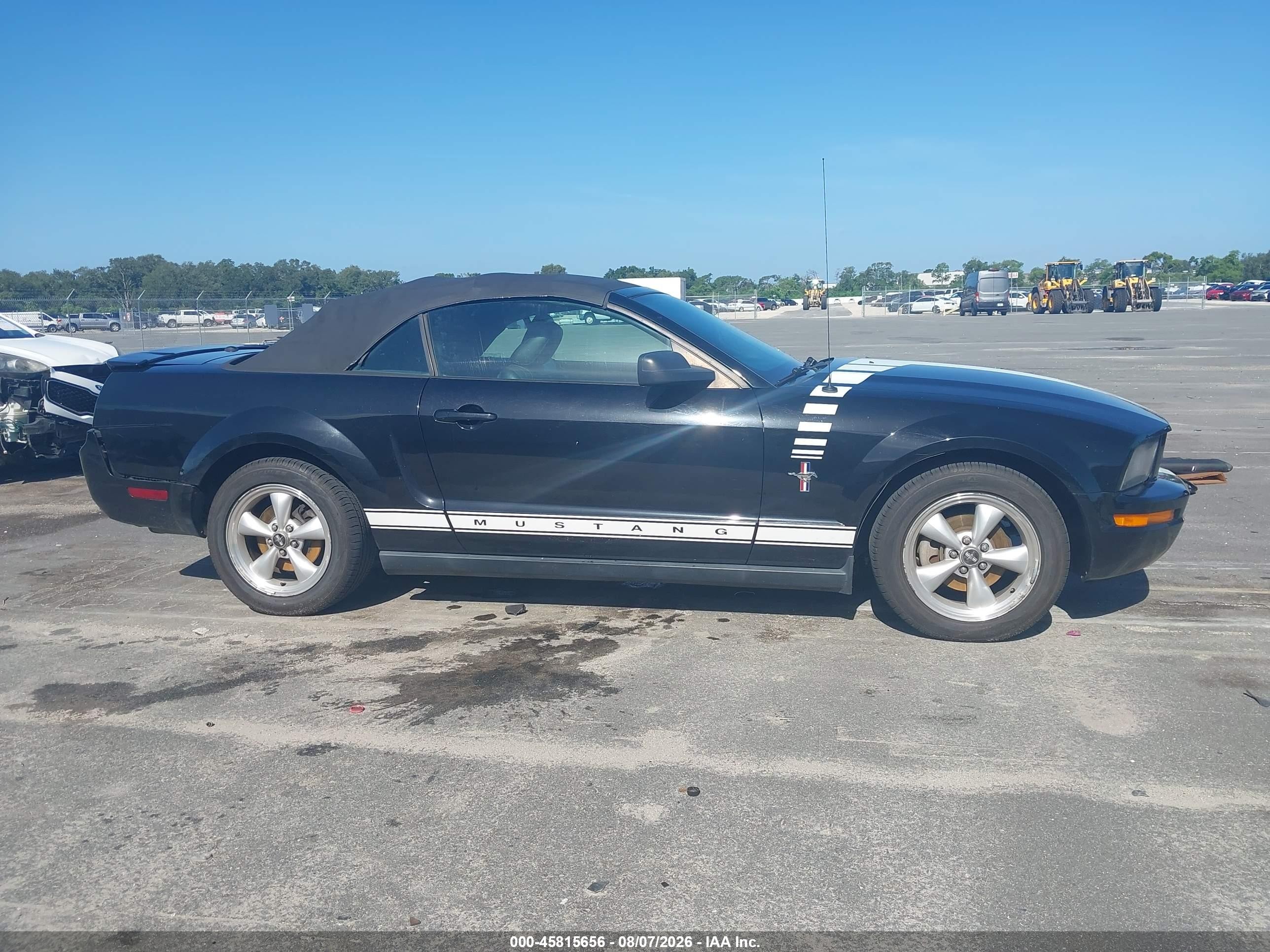 2007 Ford Mustang   Black vin: 1ZVHT84N375254567