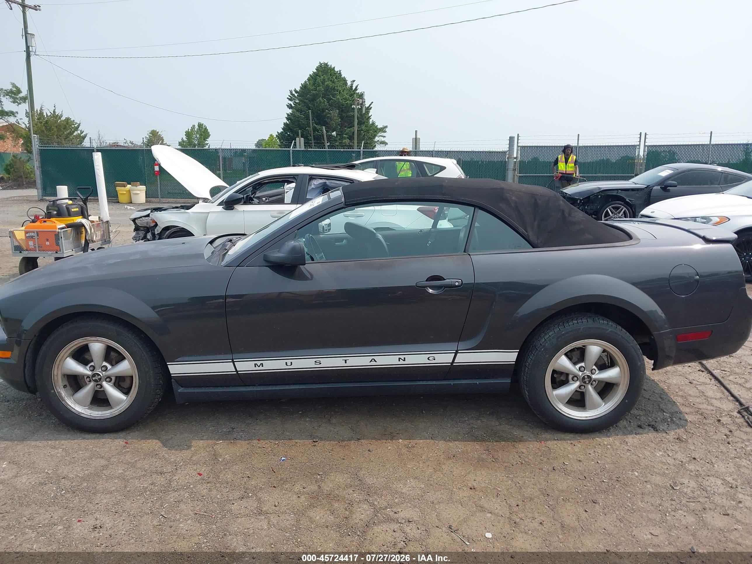 2007 Ford Mustang V6 Deluxe/v6 Premium Gray vin: 1ZVHT84N475356105