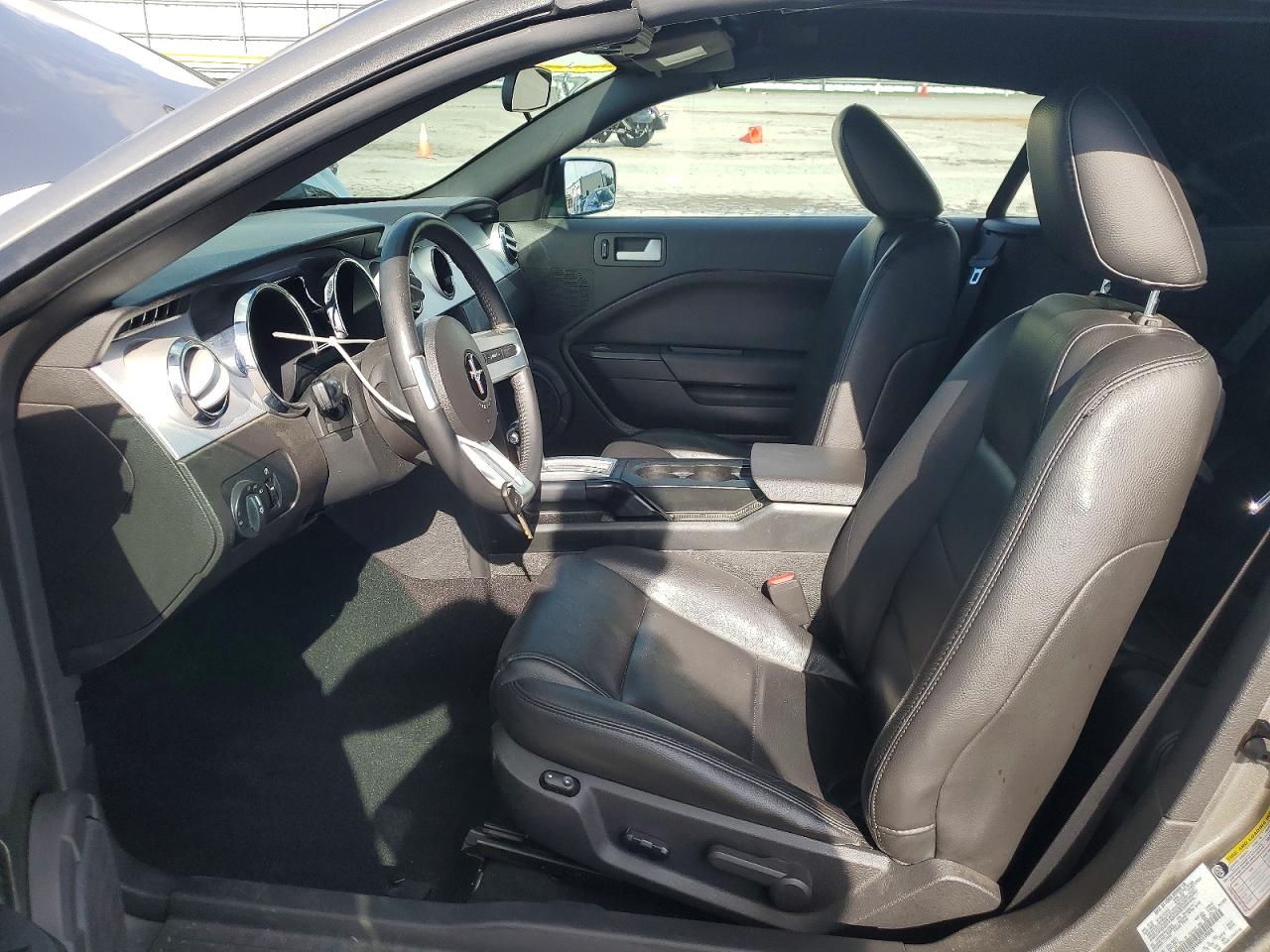 2008 Ford Mustang Silver vin: 1ZVHT84N485159808