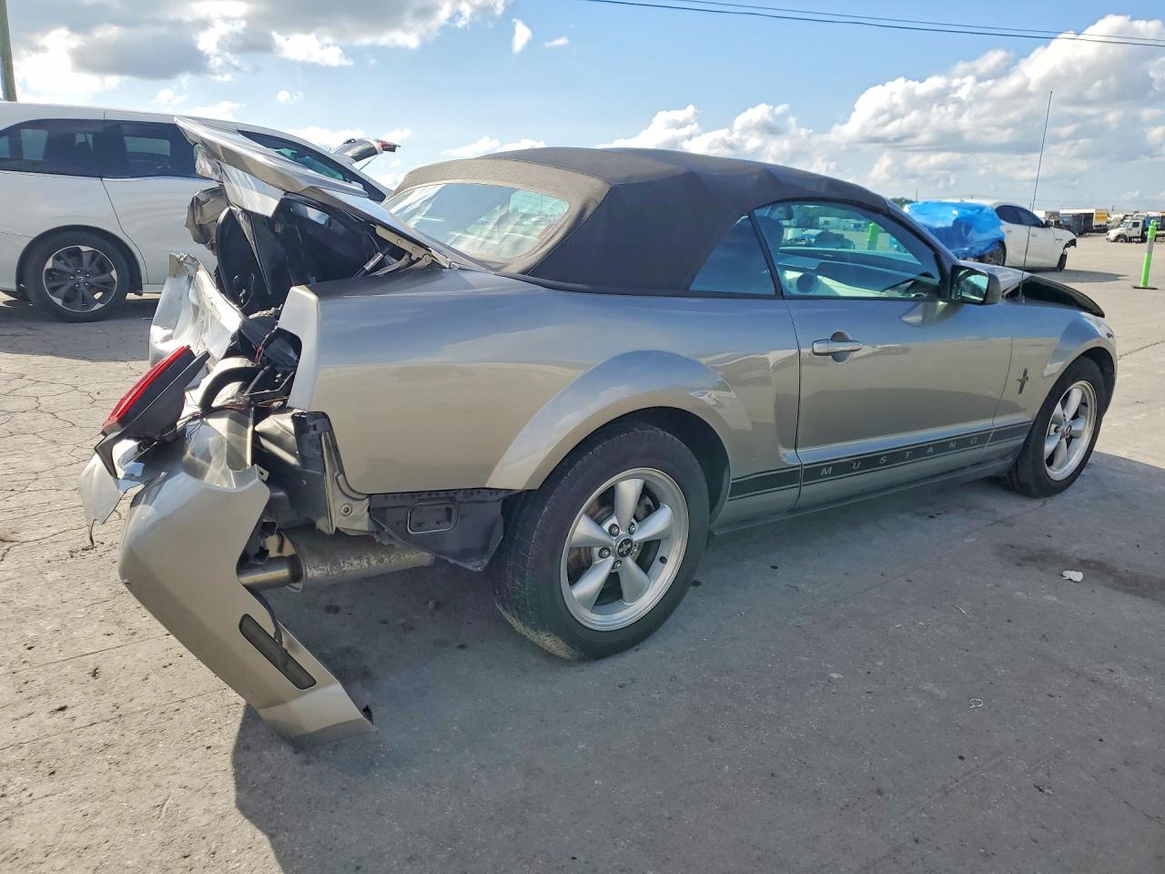 2008 Ford Mustang Silver vin: 1ZVHT84N485159808
