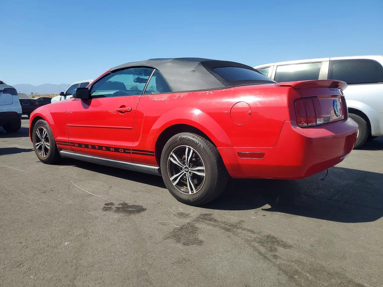 2008 Ford Mustang Red vin: 1ZVHT84N485206934