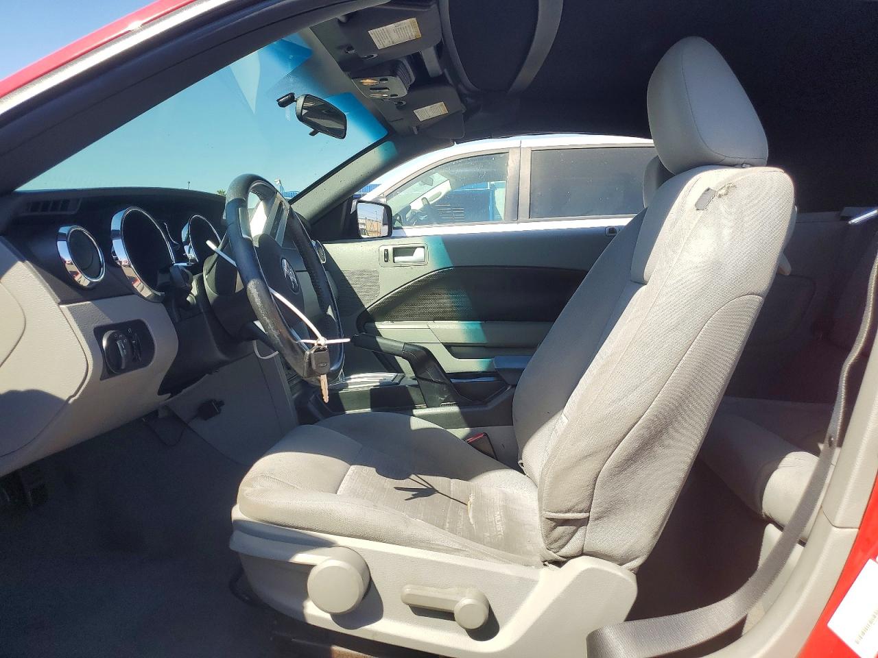 2008 Ford Mustang Red vin: 1ZVHT84N485206934