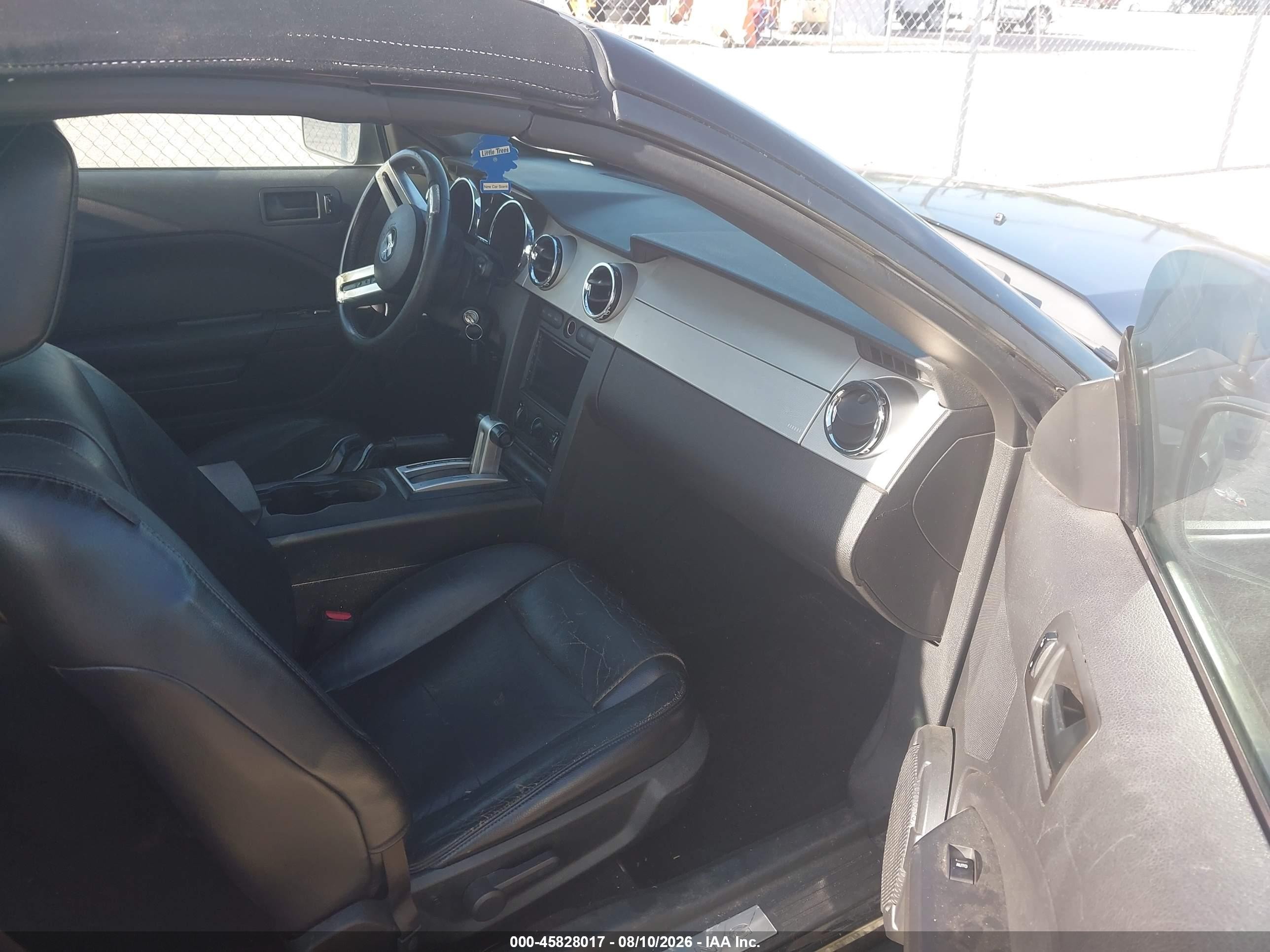 2006 Ford Mustang V6 Black vin: 1ZVHT84N565256268