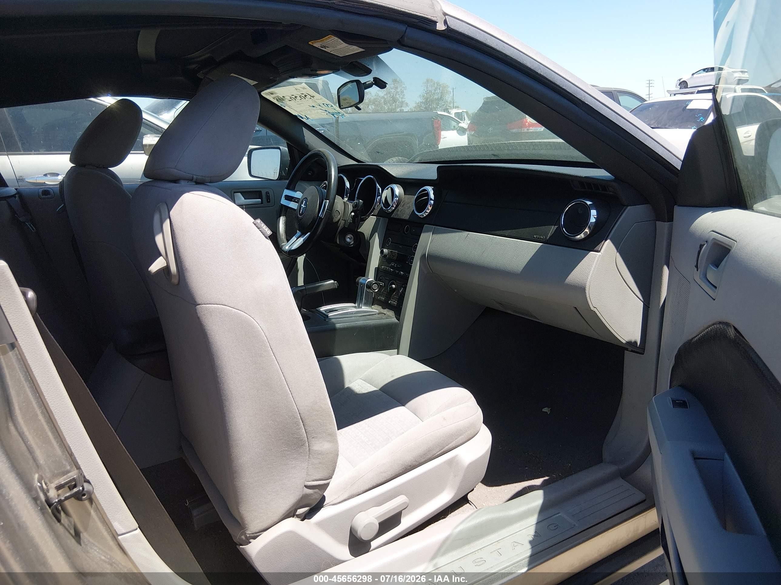 2008 Ford Mustang V6 Deluxe/v6 Premium Silver vin: 1ZVHT84N585178979