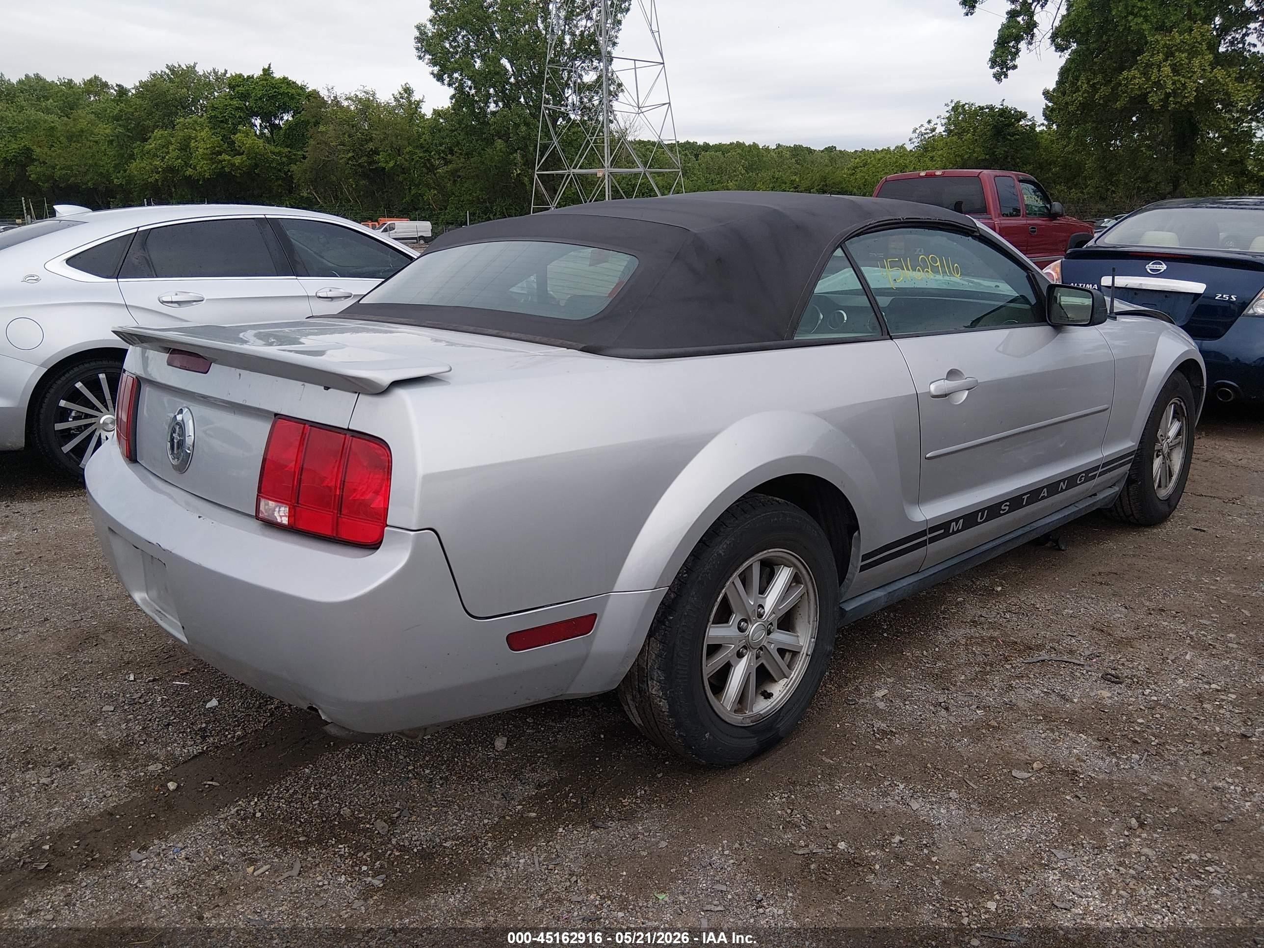 2008 Ford Mustang V6 Deluxe/v6 Premium Silver vin: 1ZVHT84N585190470