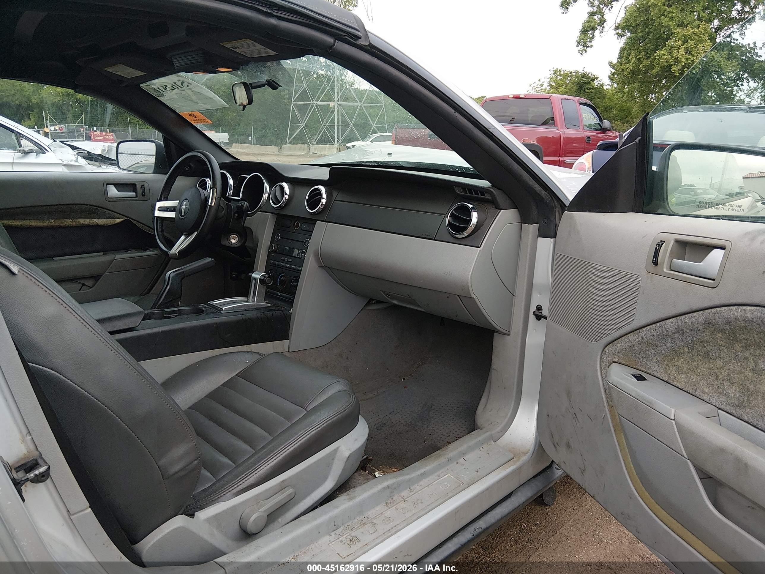 2008 Ford Mustang V6 Deluxe/v6 Premium Silver vin: 1ZVHT84N585190470