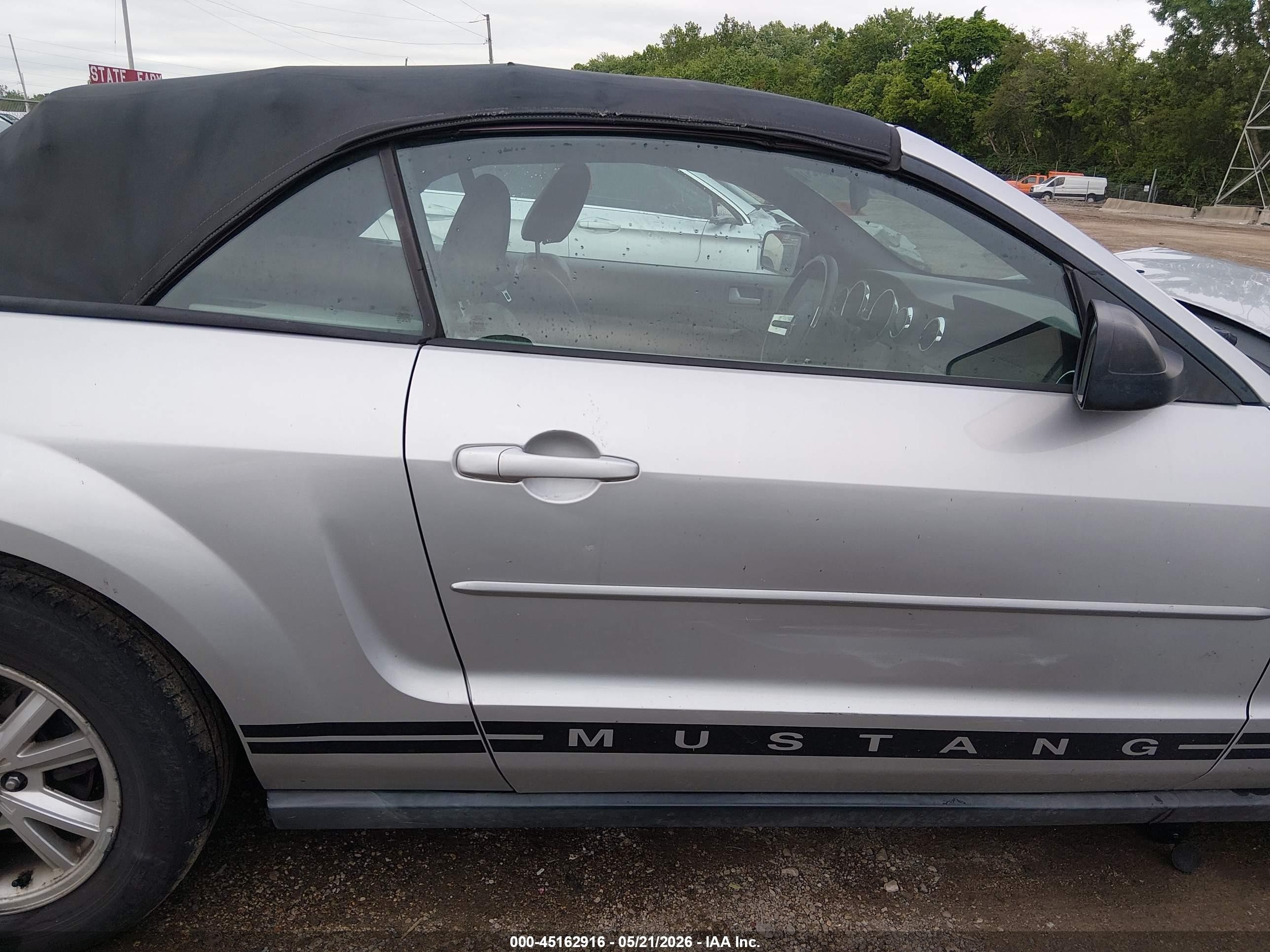 2008 Ford Mustang V6 Deluxe/v6 Premium Silver vin: 1ZVHT84N585190470