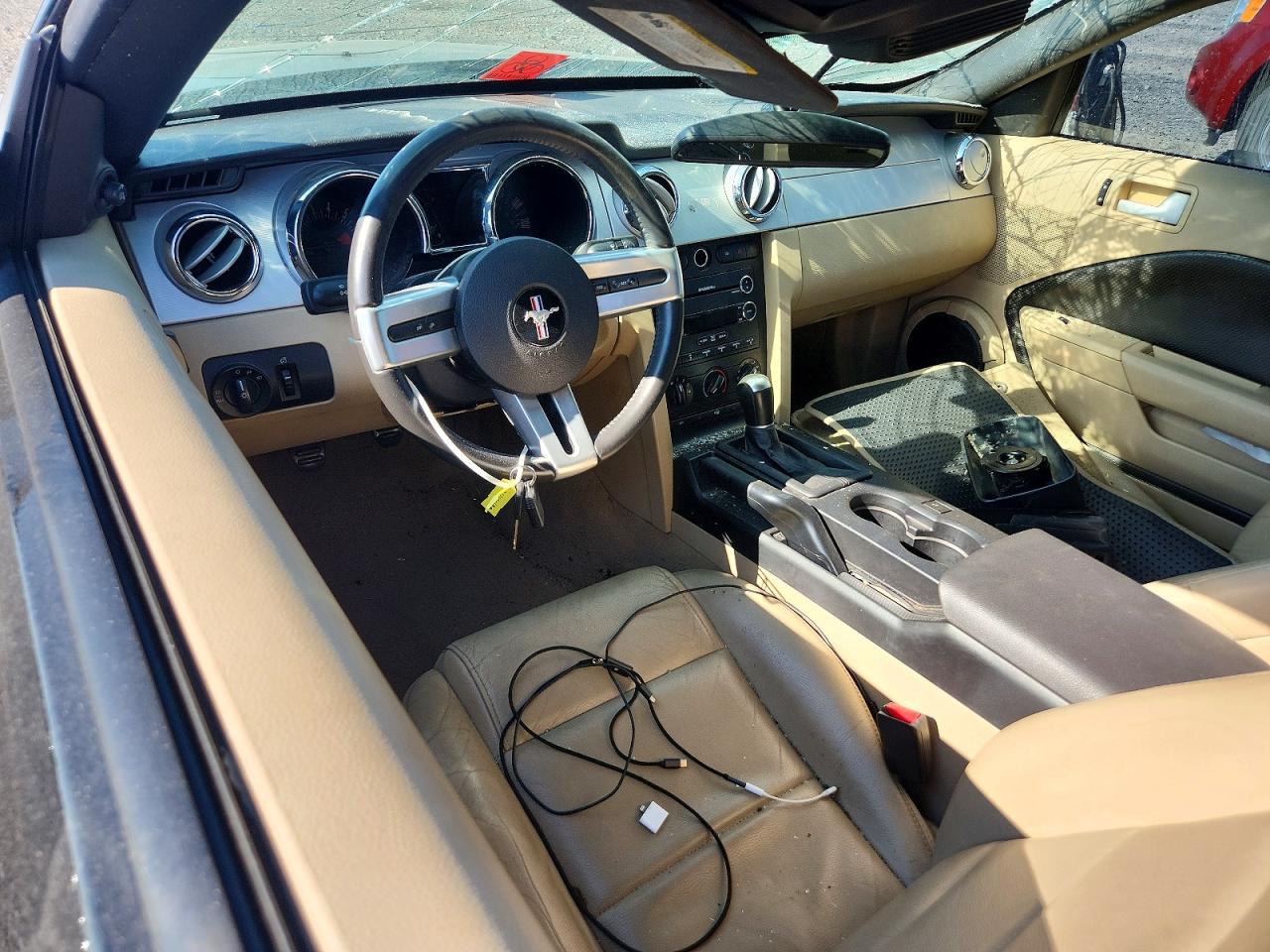2009 Ford Mustang Черный vin: 1ZVHT84N595107377
