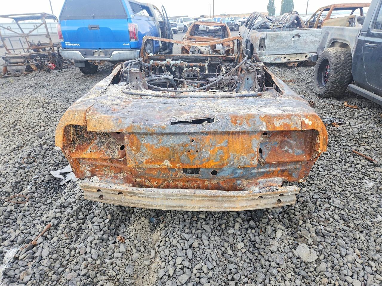 2008 Ford Mustang Burn vin: 1ZVHT84N685127104