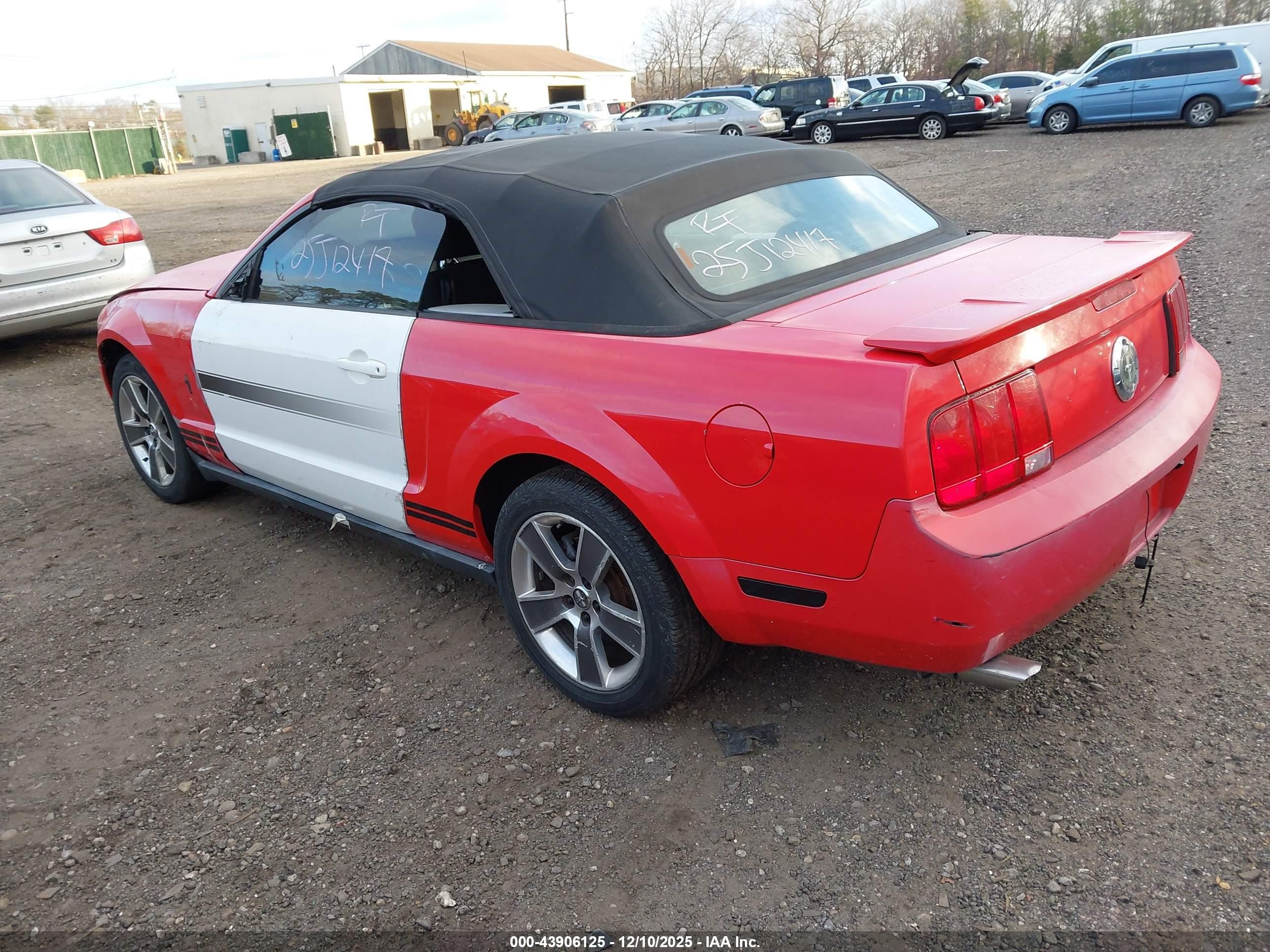 2008 Ford Mustang V6 Deluxe/v6 Premium Красный vin: 1ZVHT84N685188369