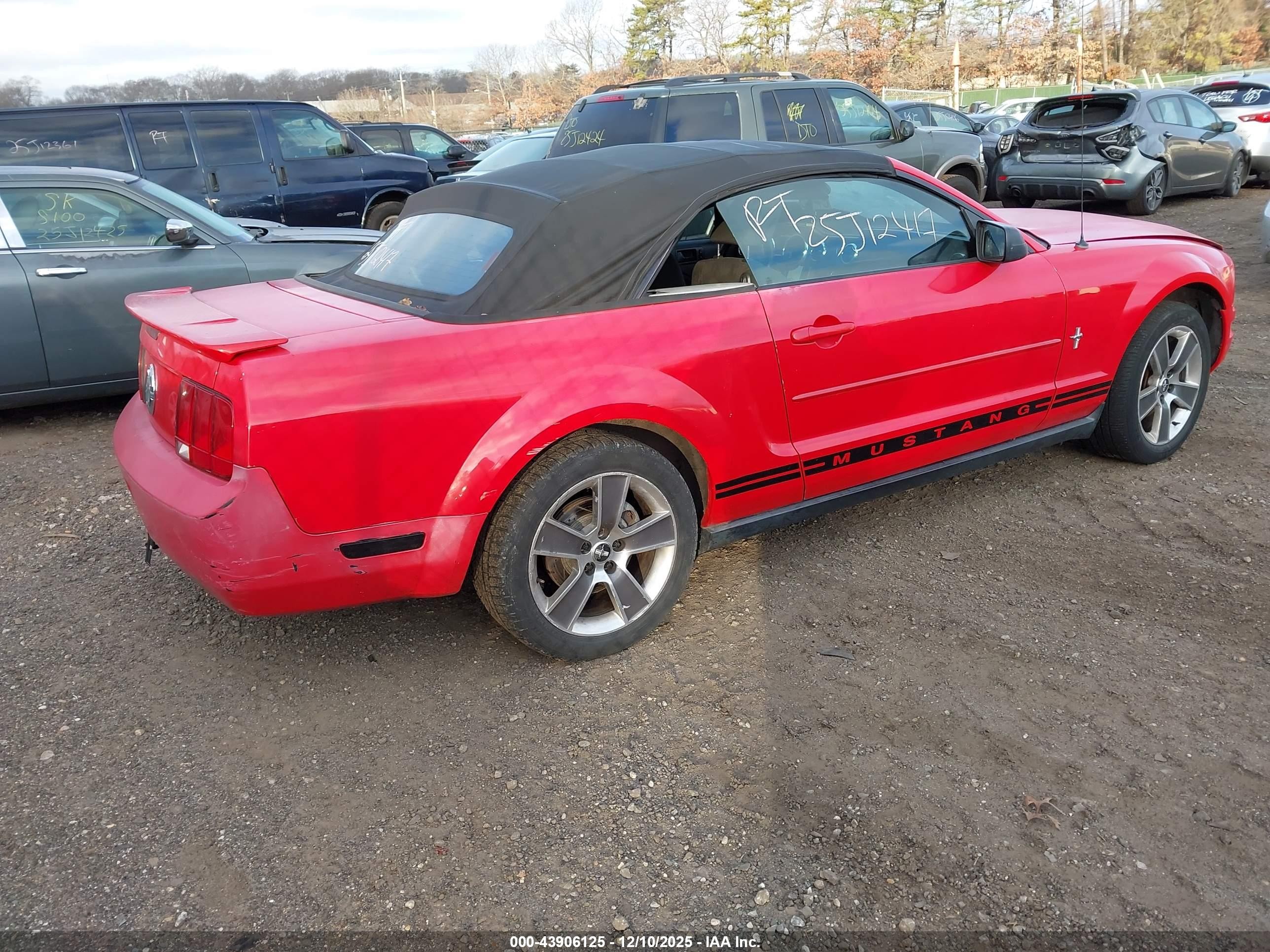2008 Ford Mustang V6 Deluxe/v6 Premium Красный vin: 1ZVHT84N685188369