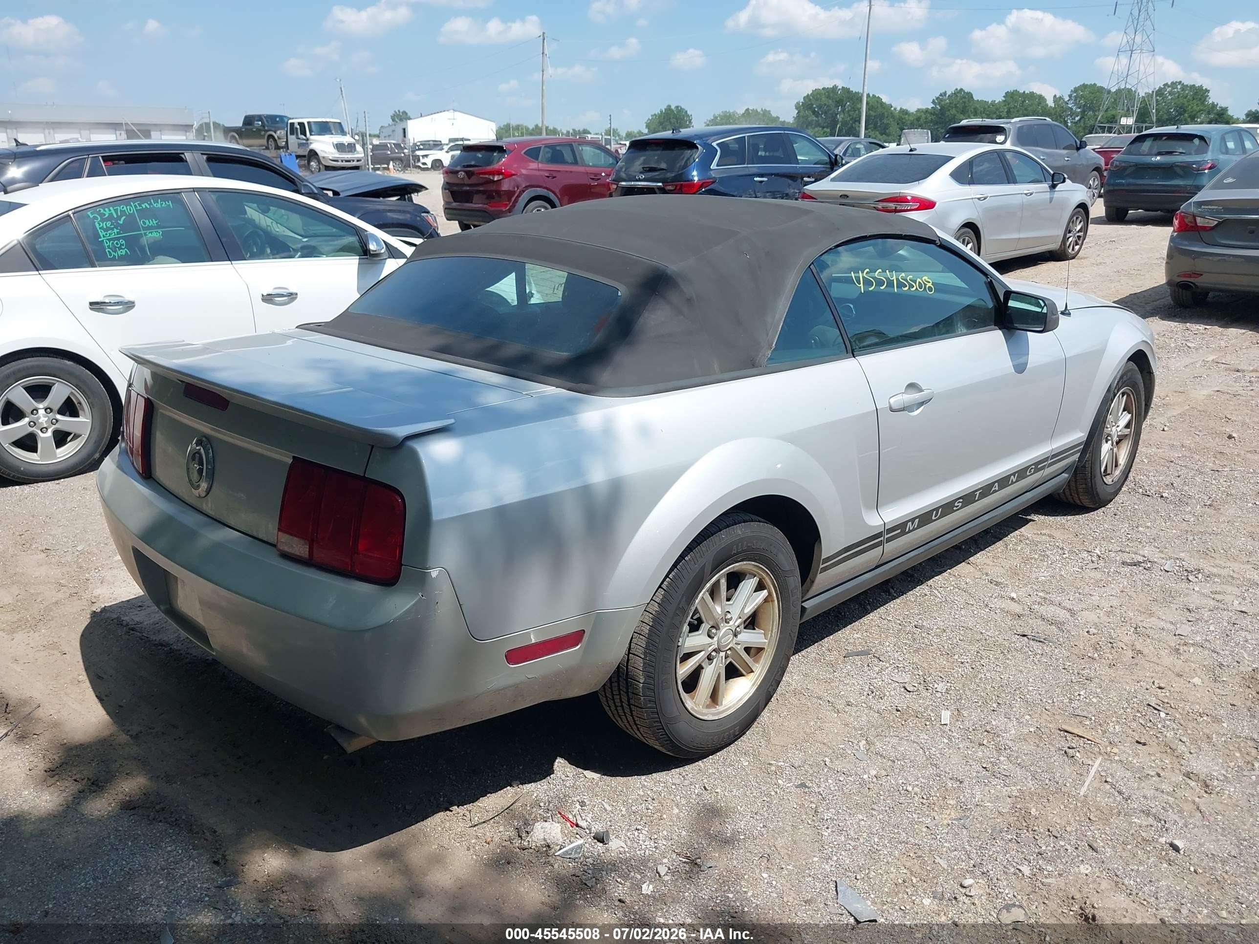 2008 Ford Mustang V6 Deluxe Silver vin: 1ZVHT84N785149421