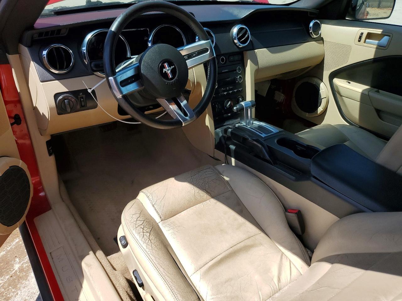 2008 Ford Mustang Красный vin: 1ZVHT84N785155347