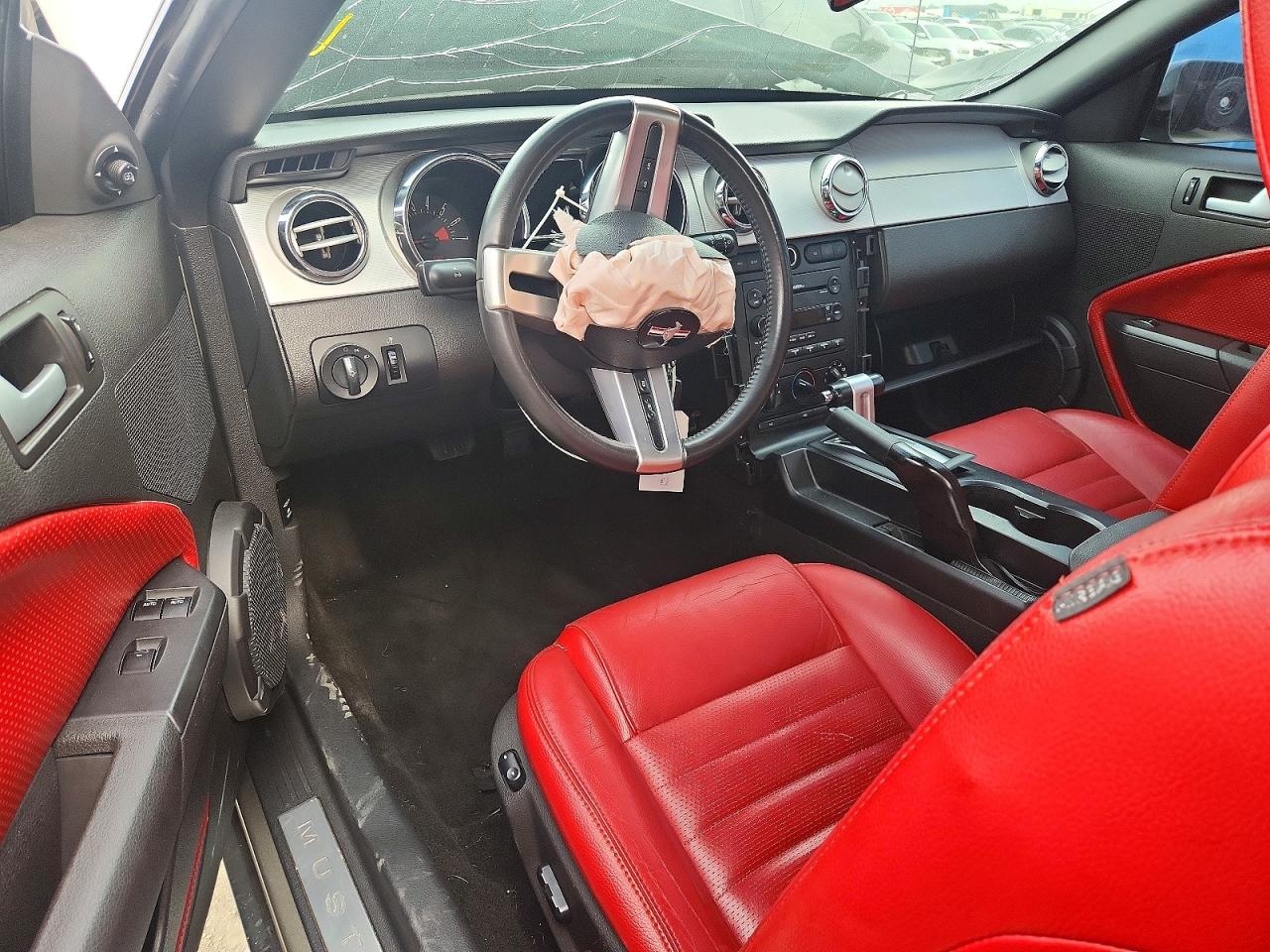 2005 Ford Mustang Tan vin: 1ZVHT84N855256876