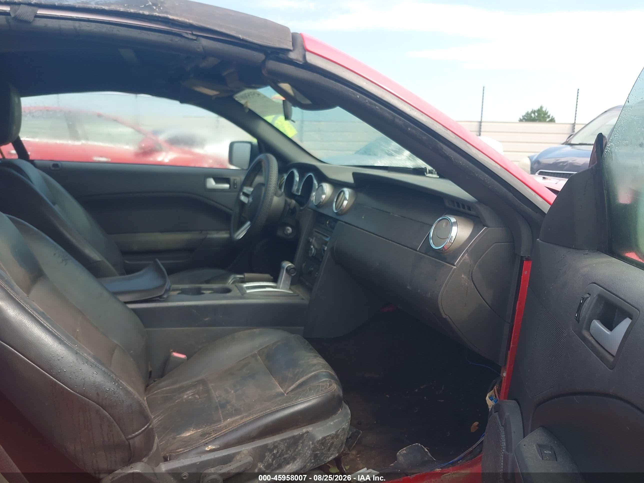 2006 Ford Mustang V6 Красный vin: 1ZVHT84N965228585