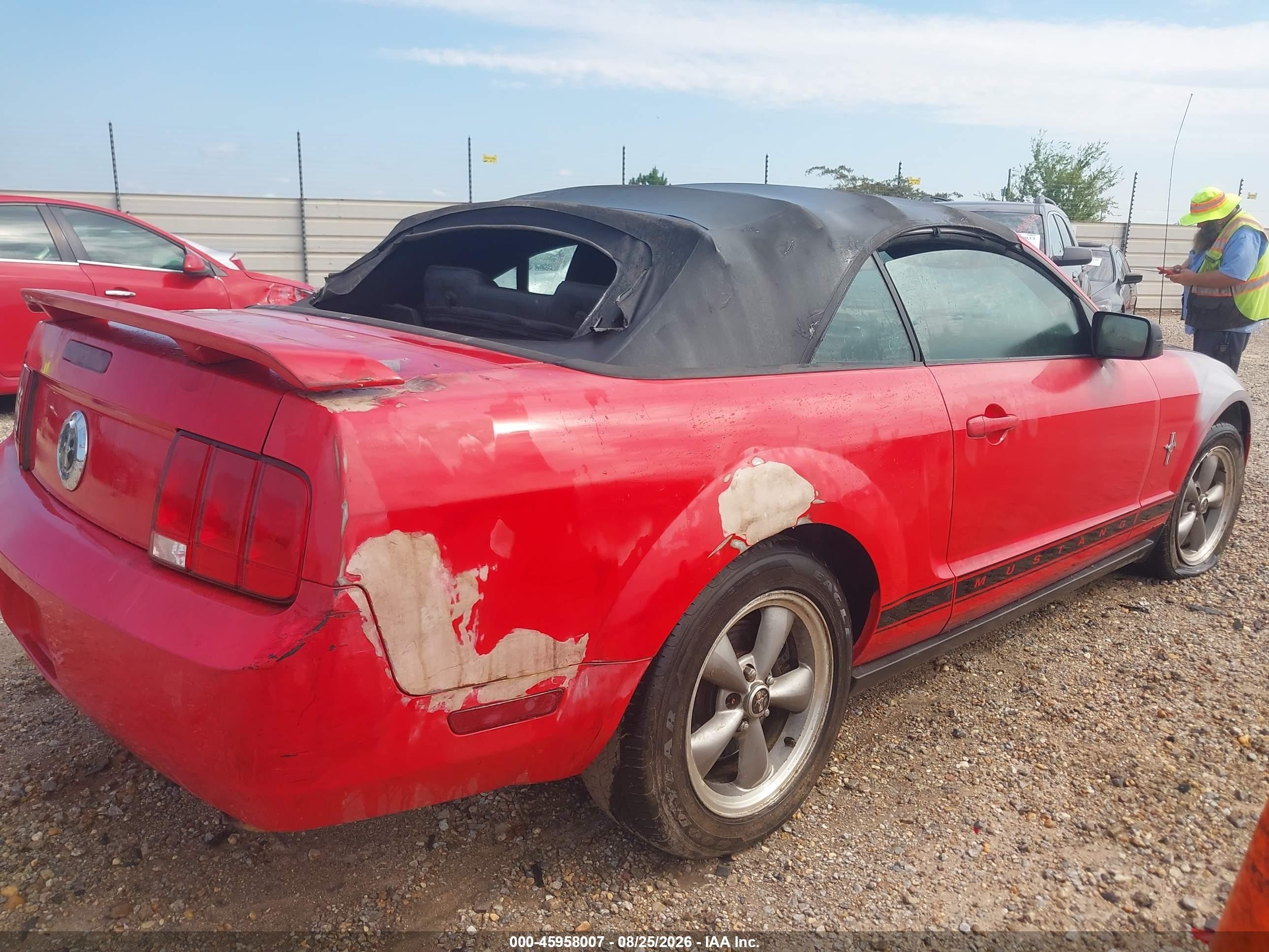 2006 Ford Mustang V6 Красный vin: 1ZVHT84N965228585