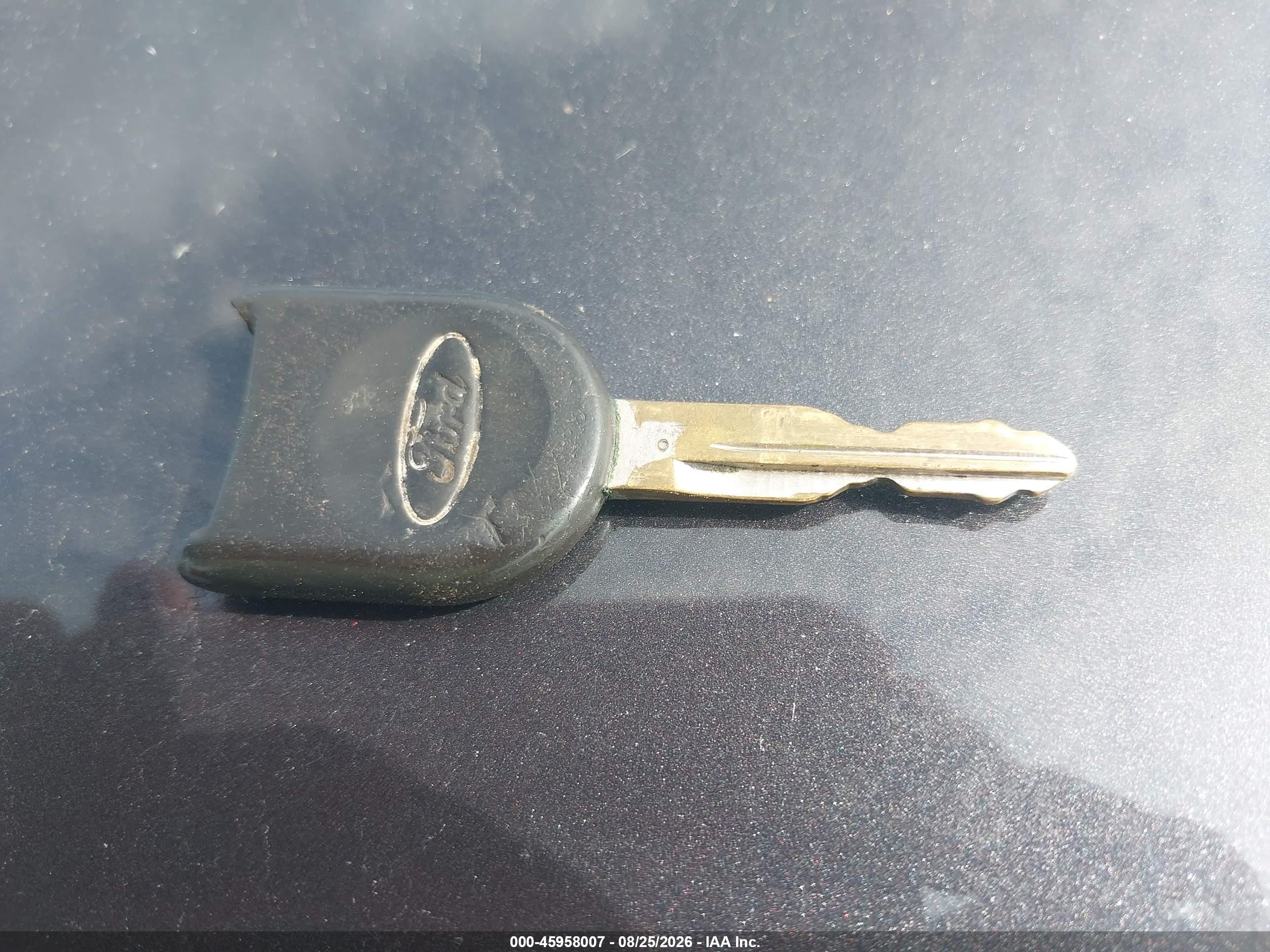 2006 Ford Mustang V6 Красный vin: 1ZVHT84N965228585