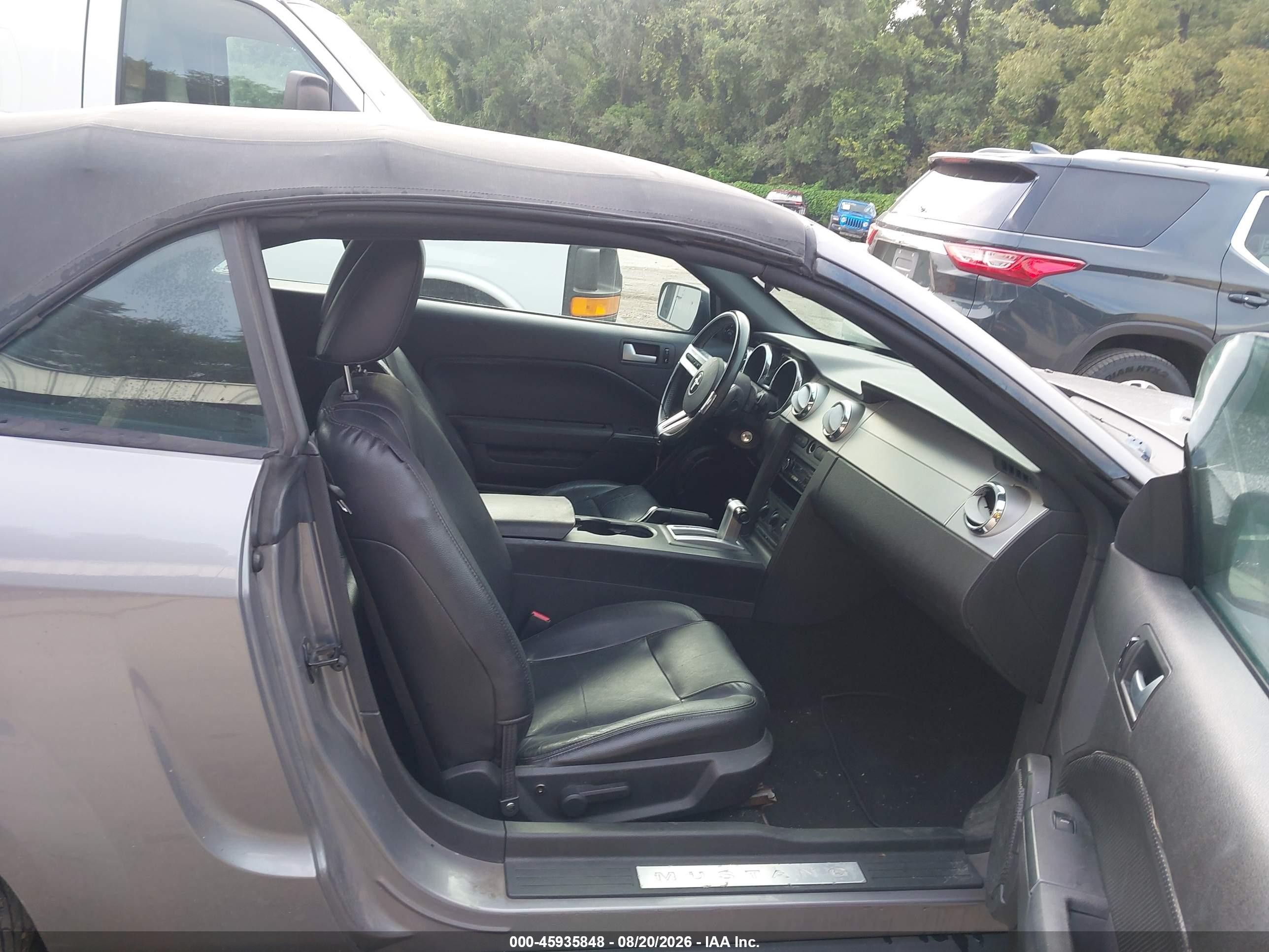 2006 Ford Mustang V6 Серый vin: 1ZVHT84NX65117897