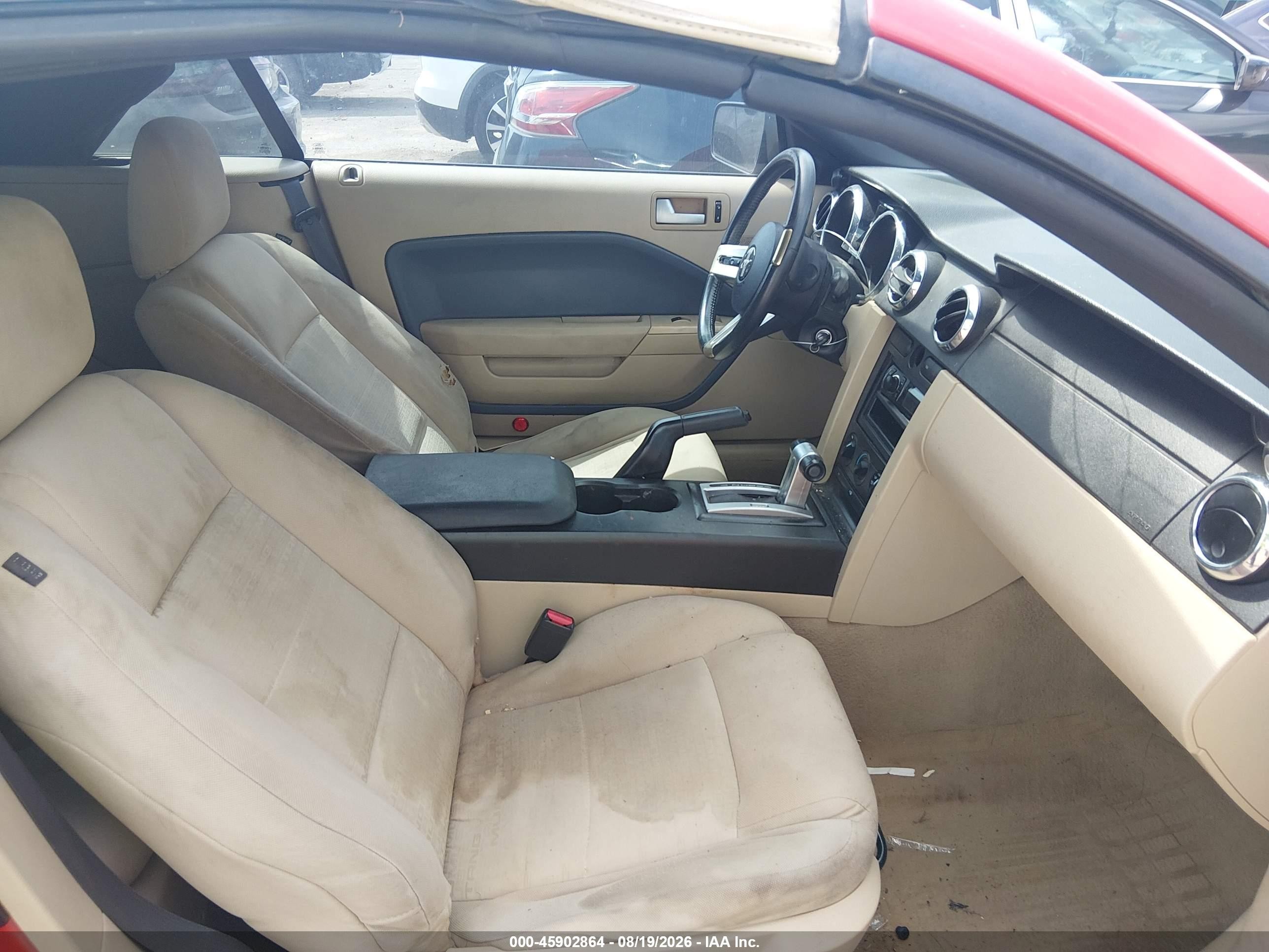 2008 Ford Mustang V6 Deluxe Красный vin: 1ZVHT84NX85134721