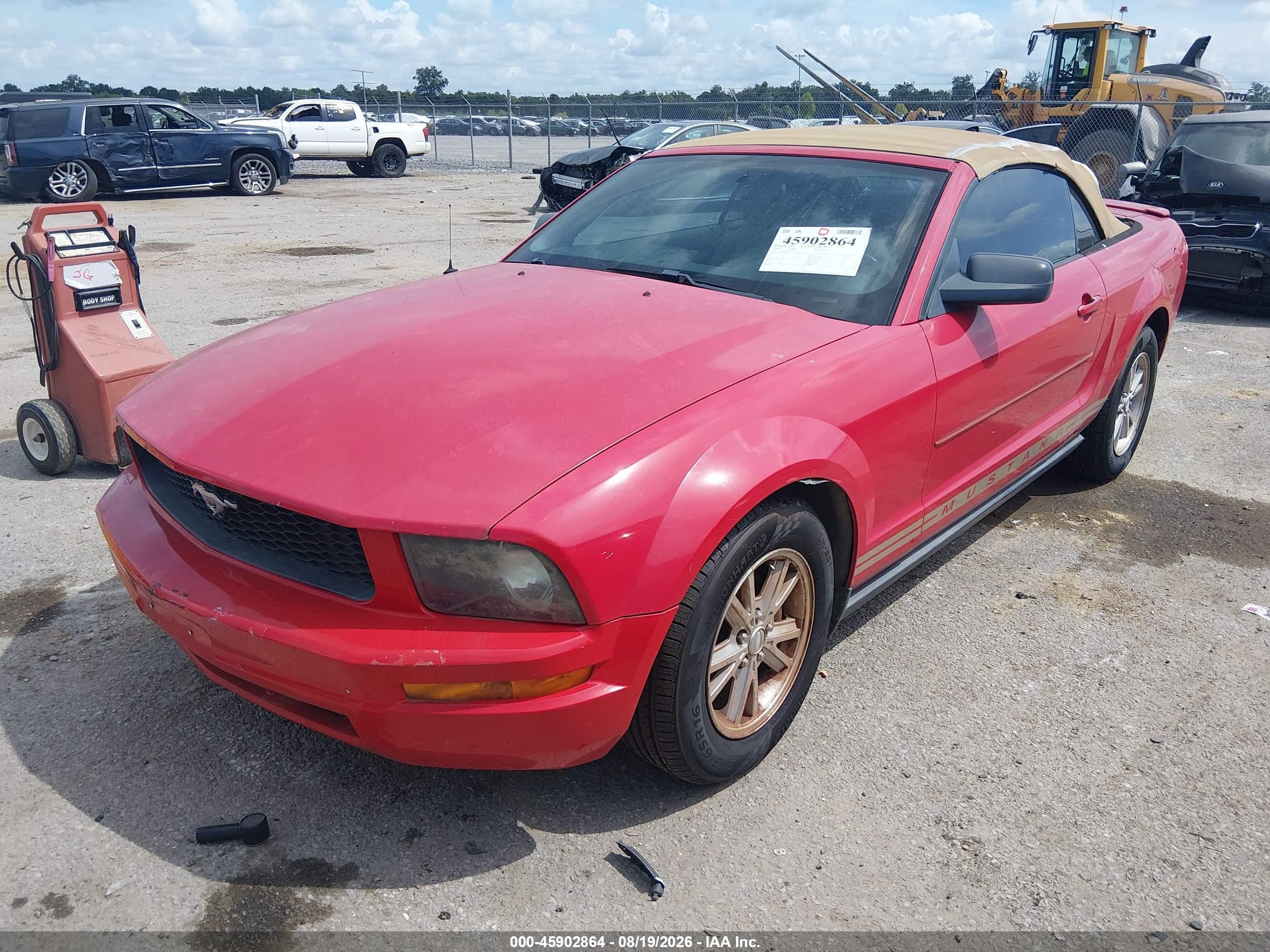 2008 Ford Mustang V6 Deluxe Красный vin: 1ZVHT84NX85134721