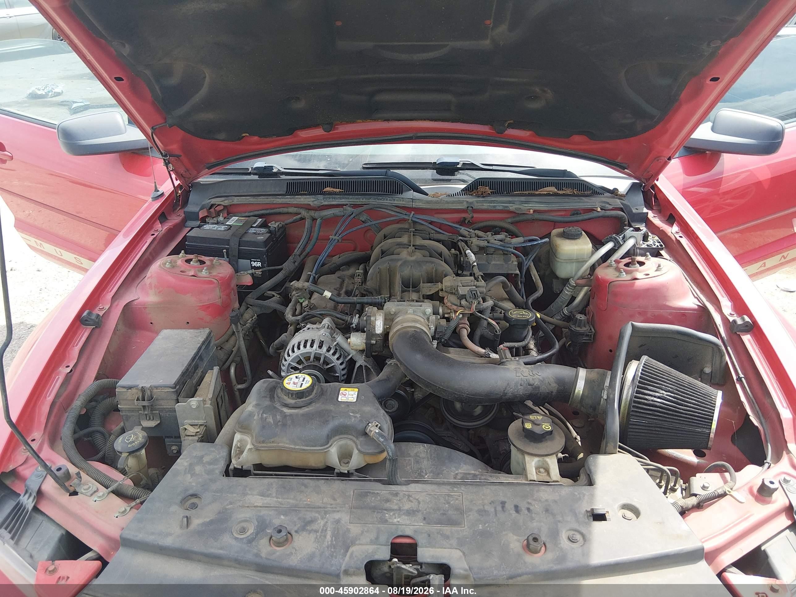 2008 Ford Mustang V6 Deluxe Красный vin: 1ZVHT84NX85134721