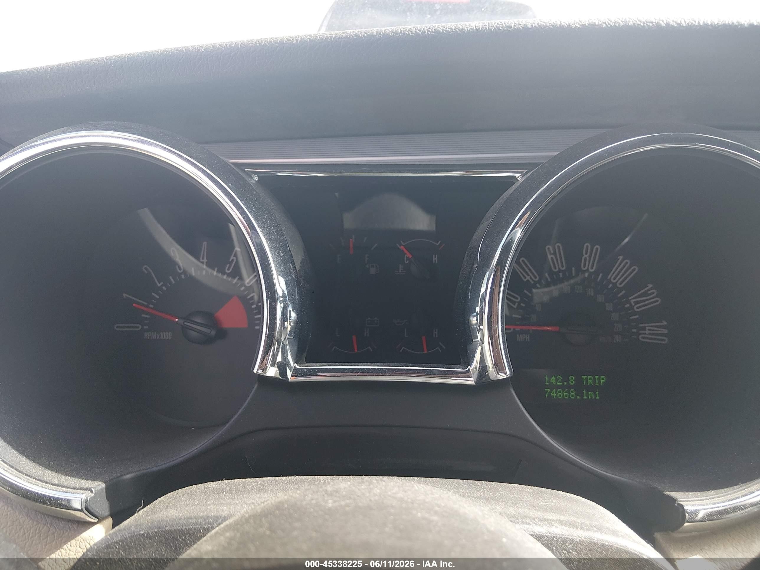2005 Ford Mustang Gt White vin: 1ZVHT85H055105426