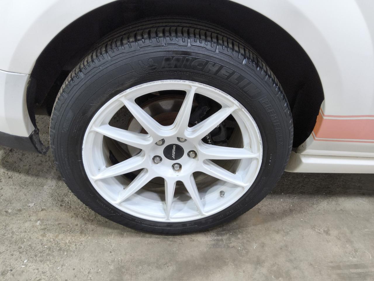 2006 Ford Mustang Gt White vin: 1ZVHT85H165119434 Damage: Right Rear Wheel, Aftermarket, Acceptable