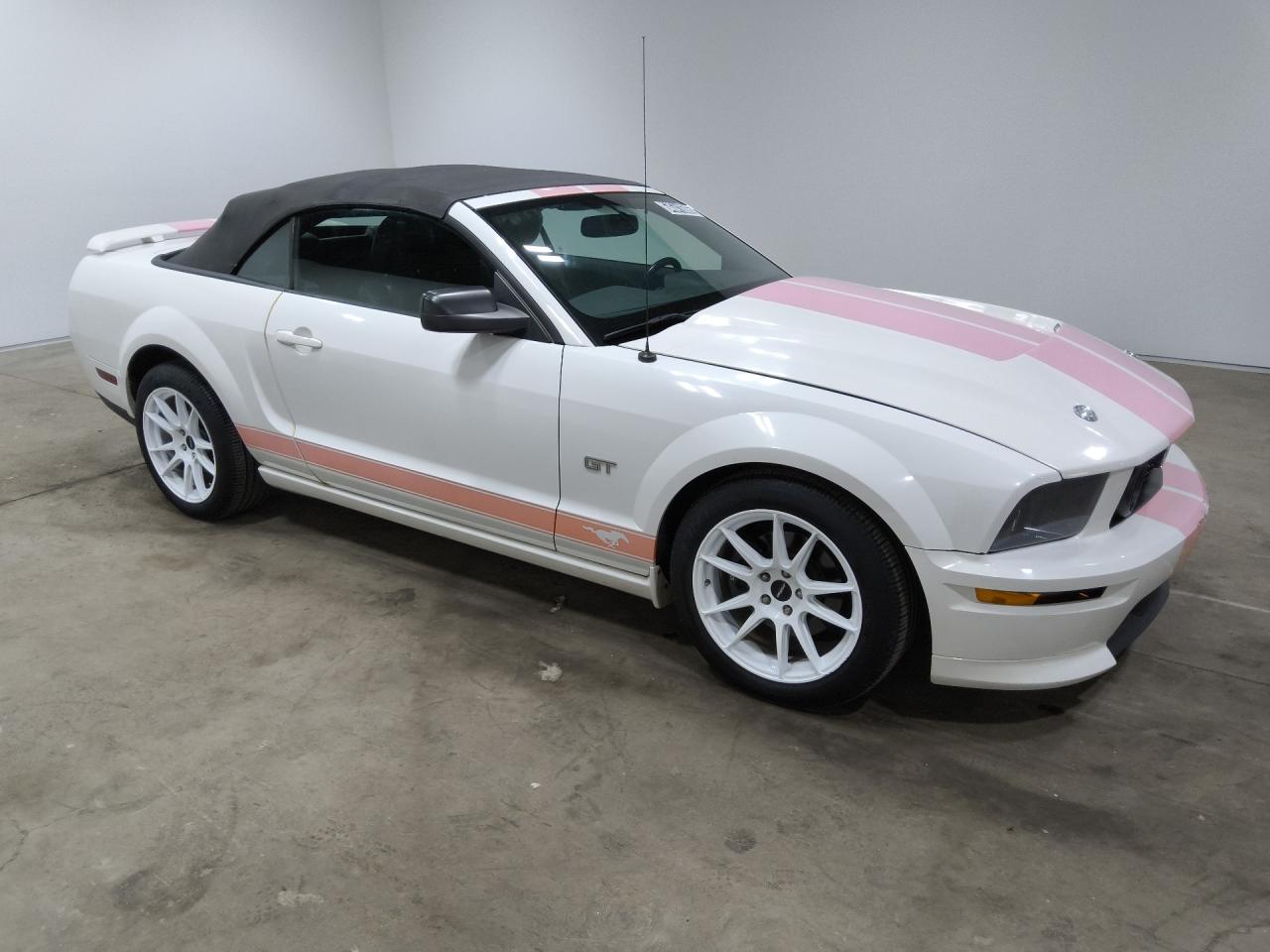 2006 Ford Mustang Gt White vin: 1ZVHT85H165119434 Damage: Overall Vehicle, De-Identify, Removal Required