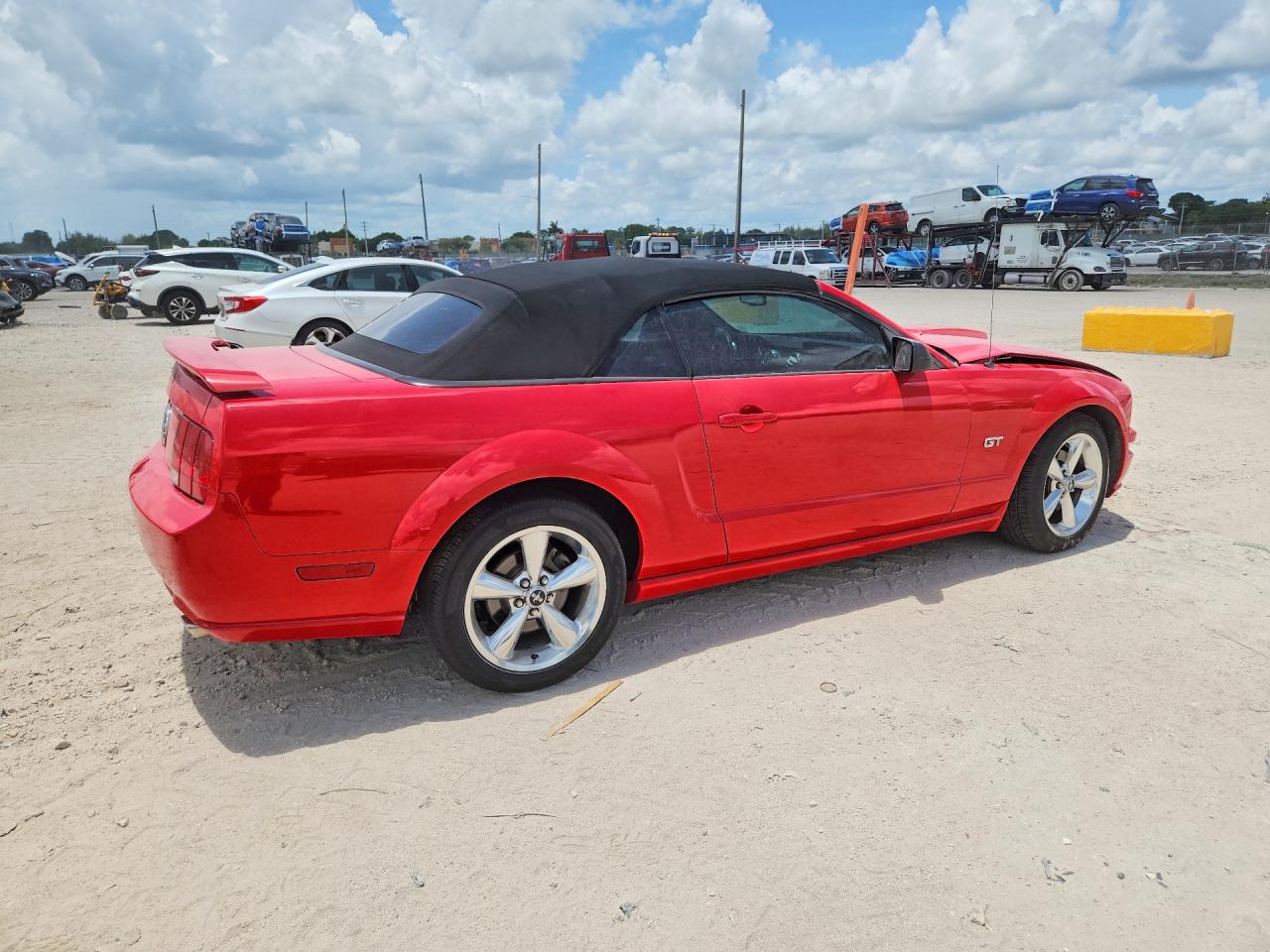 2007 Ford Mustang Gt Red vin: 1ZVHT85H275217566