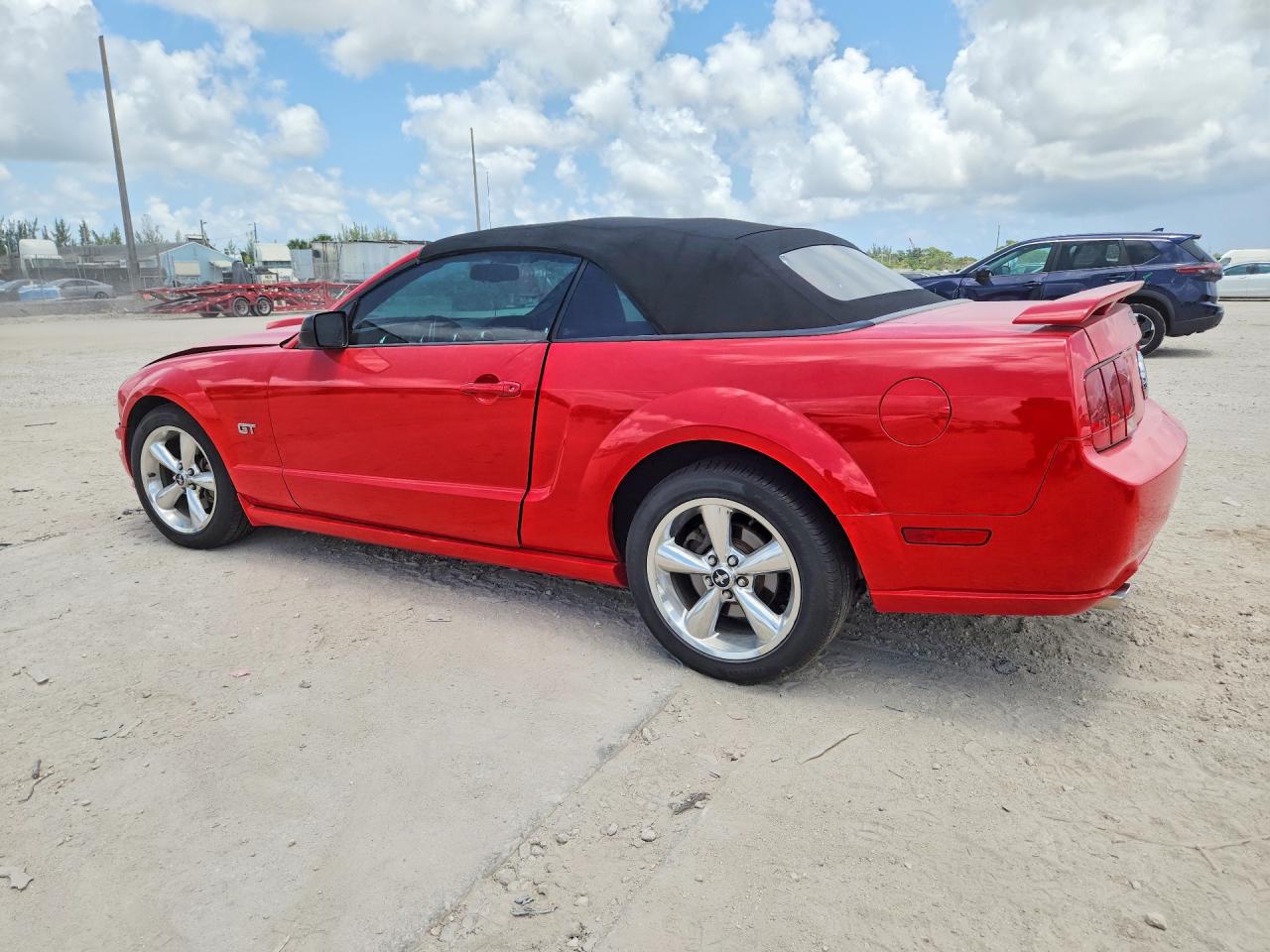 2007 Ford Mustang Gt Red vin: 1ZVHT85H275217566