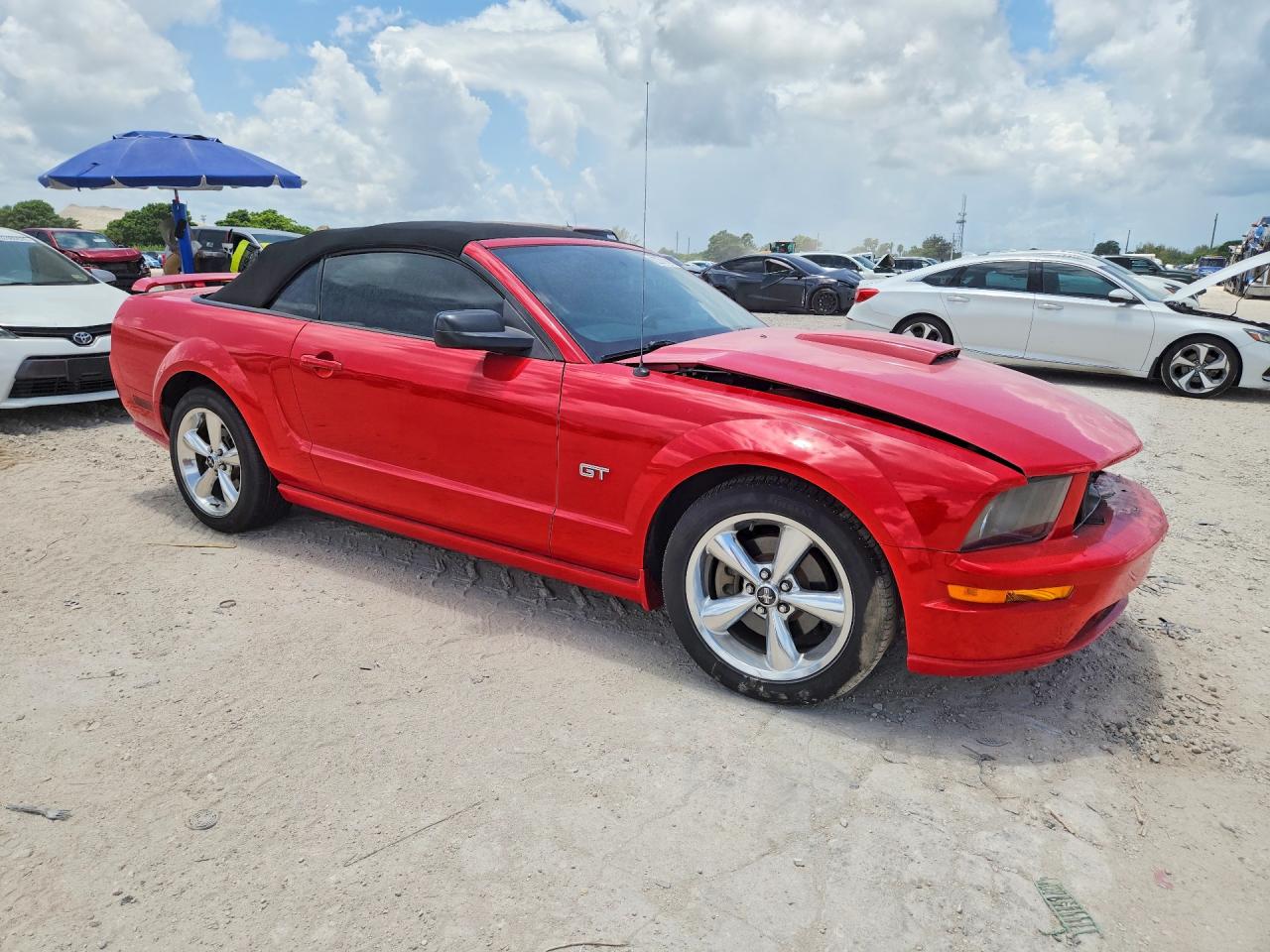 2007 Ford Mustang Gt Red vin: 1ZVHT85H275217566