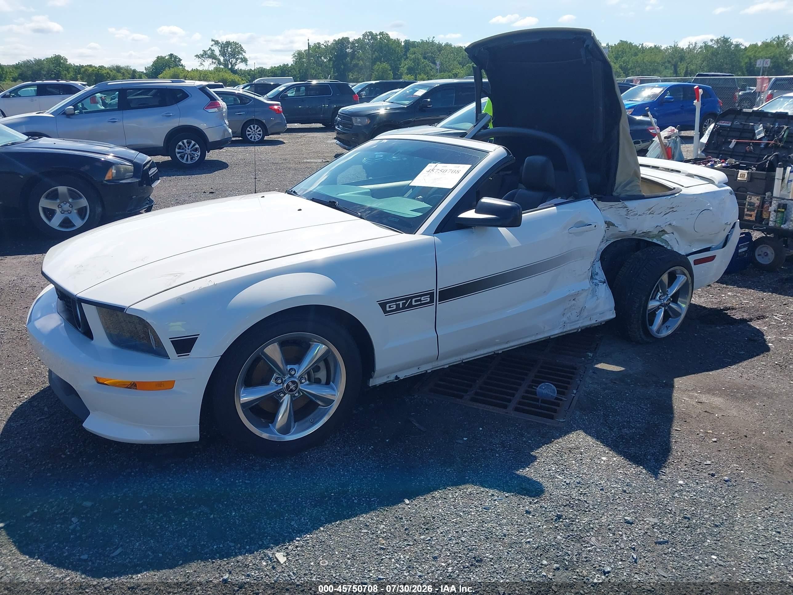 2007 Ford Mustang Gt White vin: 1ZVHT85H275334340