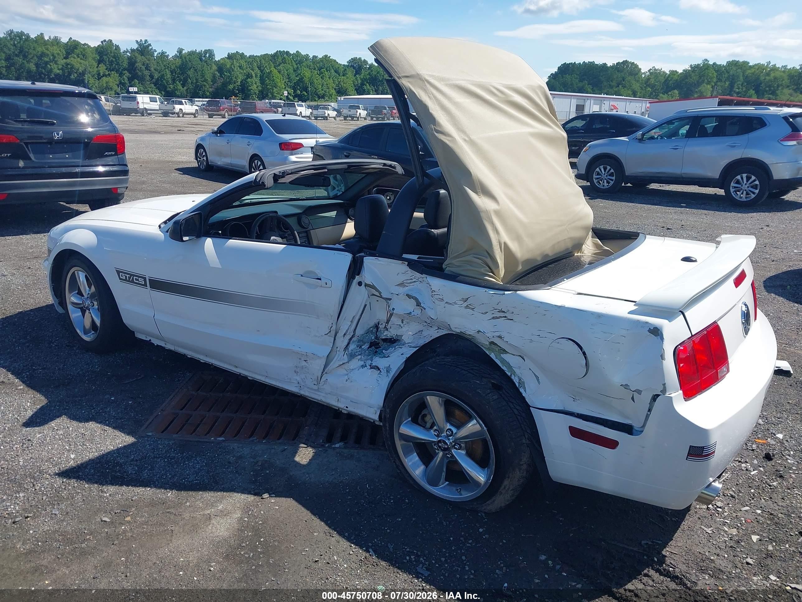 2007 Ford Mustang Gt White vin: 1ZVHT85H275334340