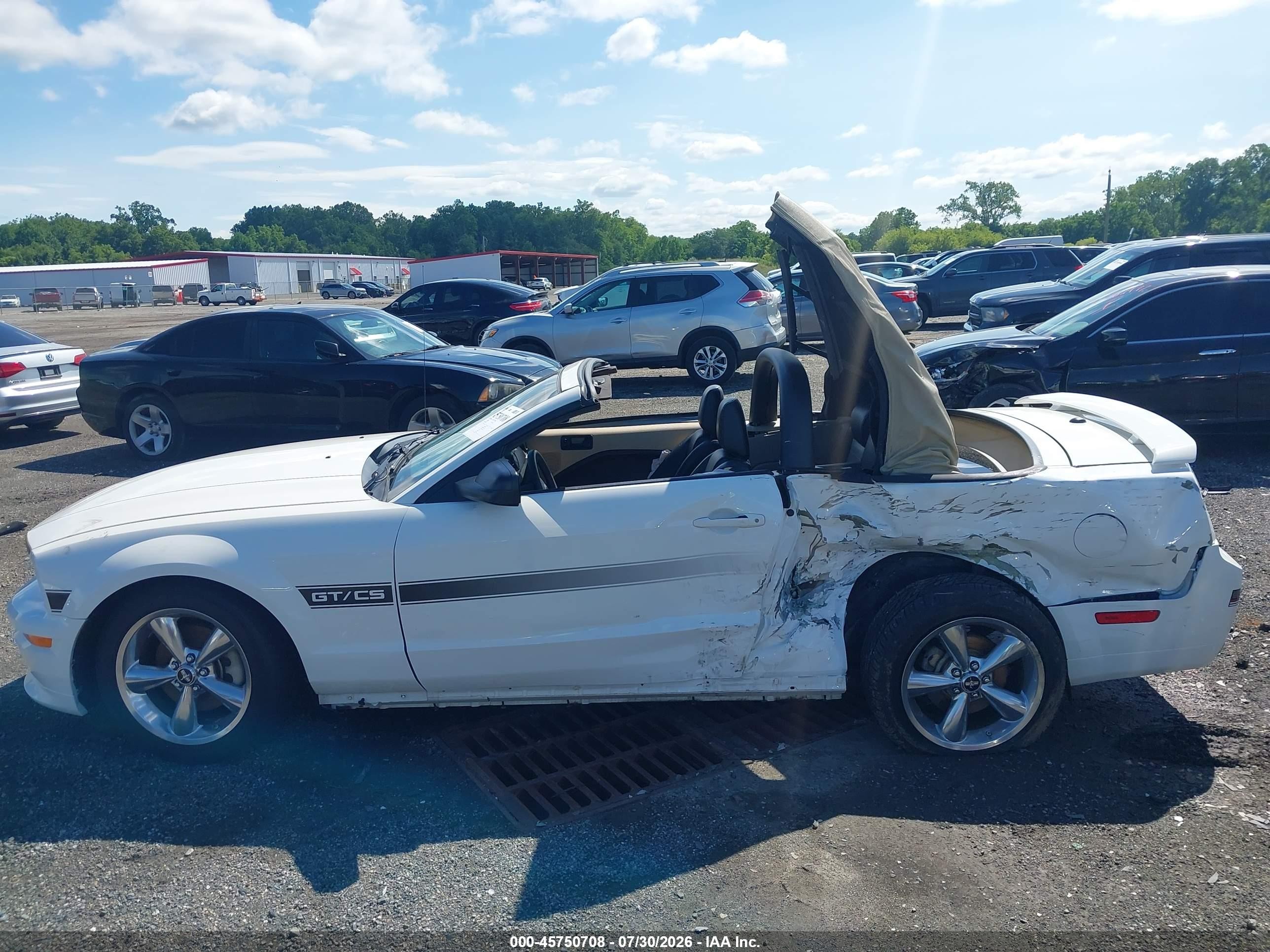 2007 Ford Mustang Gt White vin: 1ZVHT85H275334340
