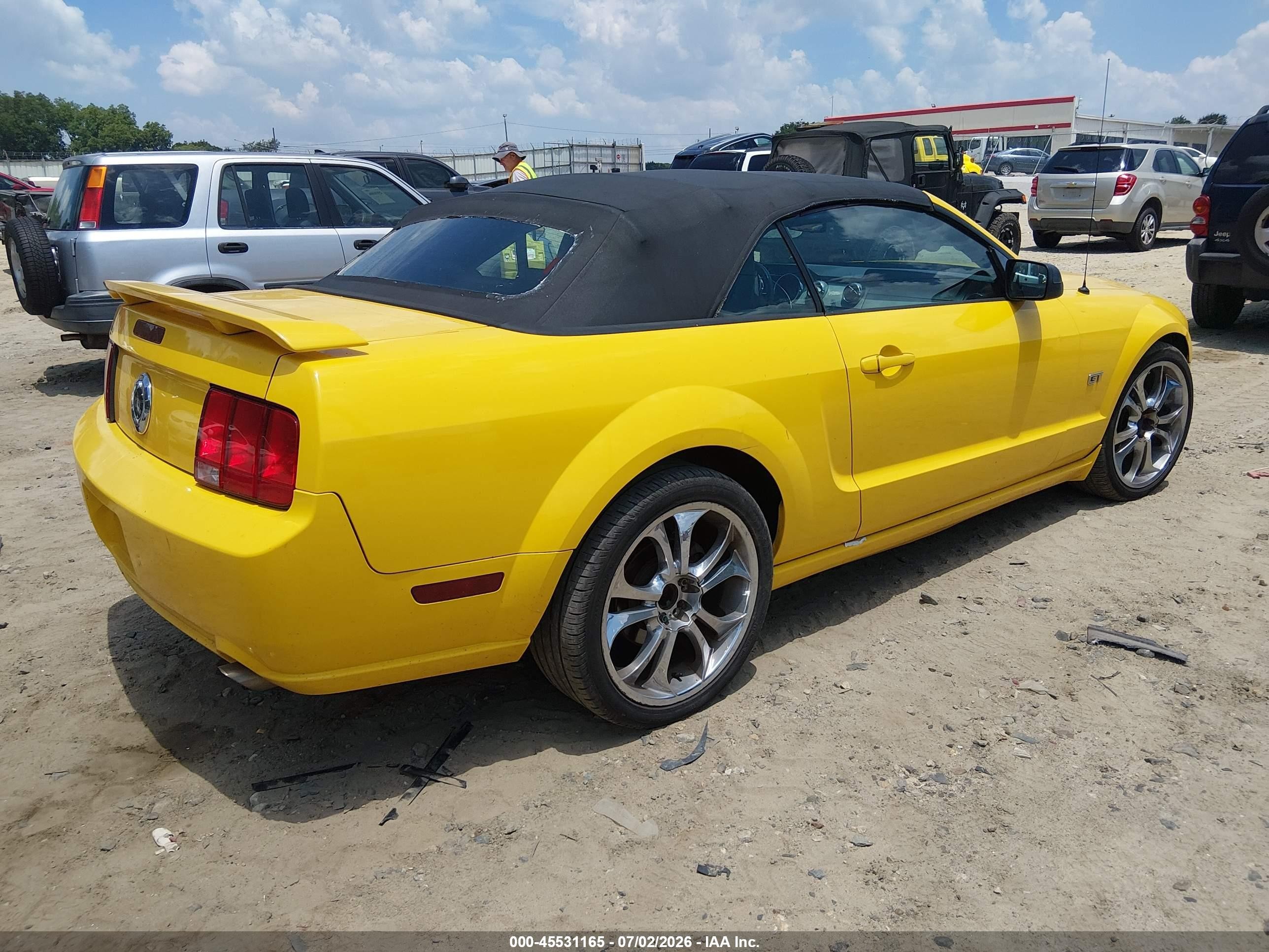 2006 Ford Mustang Gt Yellow vin: 1ZVHT85H365149373