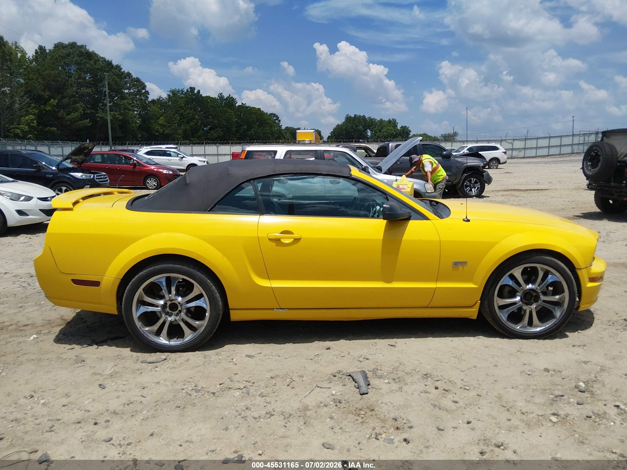 2006 Ford Mustang Gt Yellow vin: 1ZVHT85H365149373